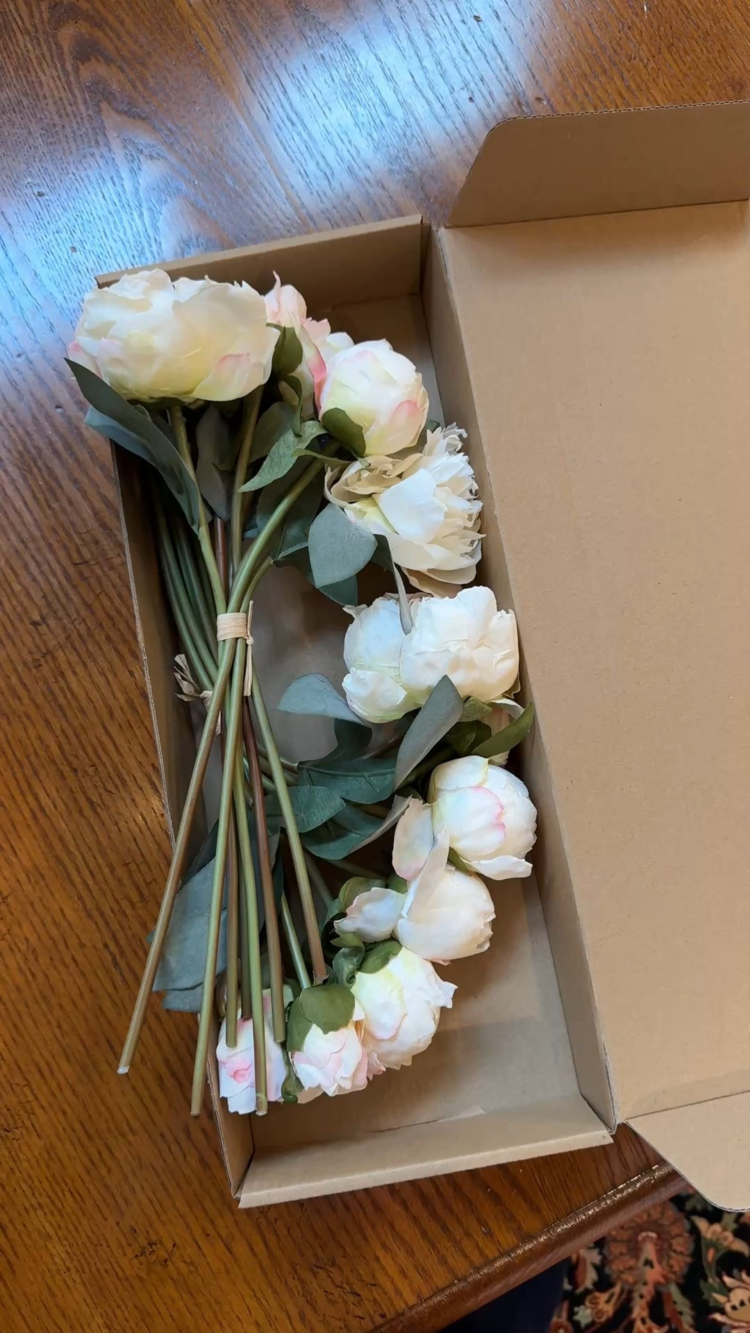 Gorgeous faux peony flowers! Come with 2 bunches. I just ordered a second set! These are the white and they have soft pink in them. 

Faux flowers | faux peonies | spring home

#LTKSeasonal #LTKHome #LTKStyleTip