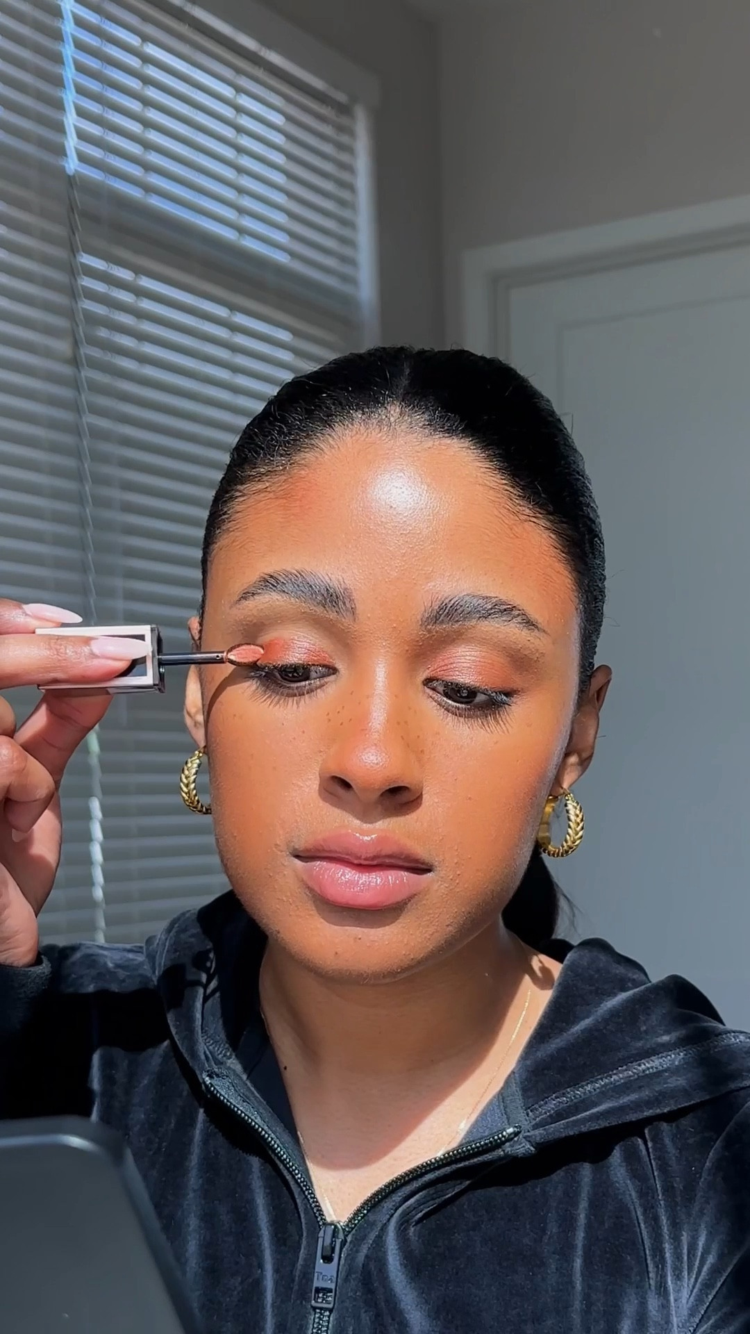 New obsession: liquid eyeshadow I’m using shade 4/5 on eyes and 2 on cheek