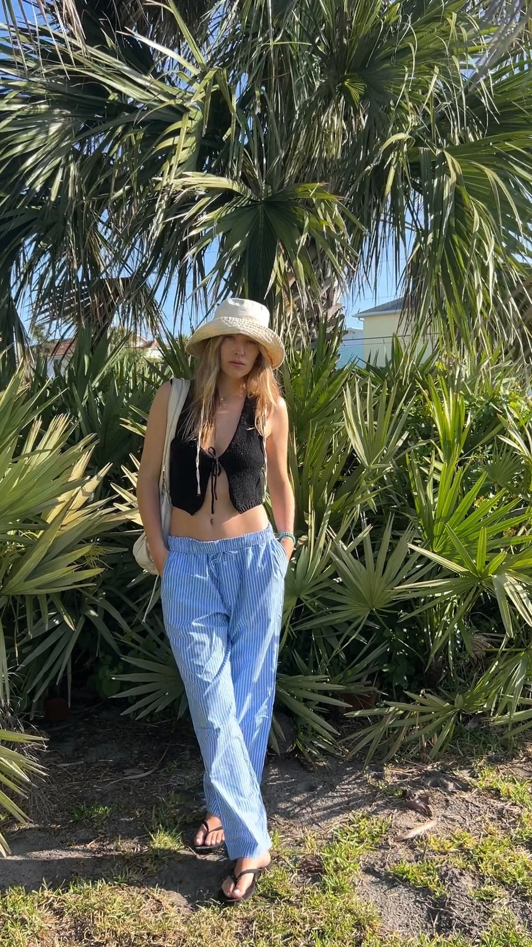 easy beachy look🌴 (can’t stop wearing these pants) 

🏷️ spring style, summer outfit, cotton on, Amazon 