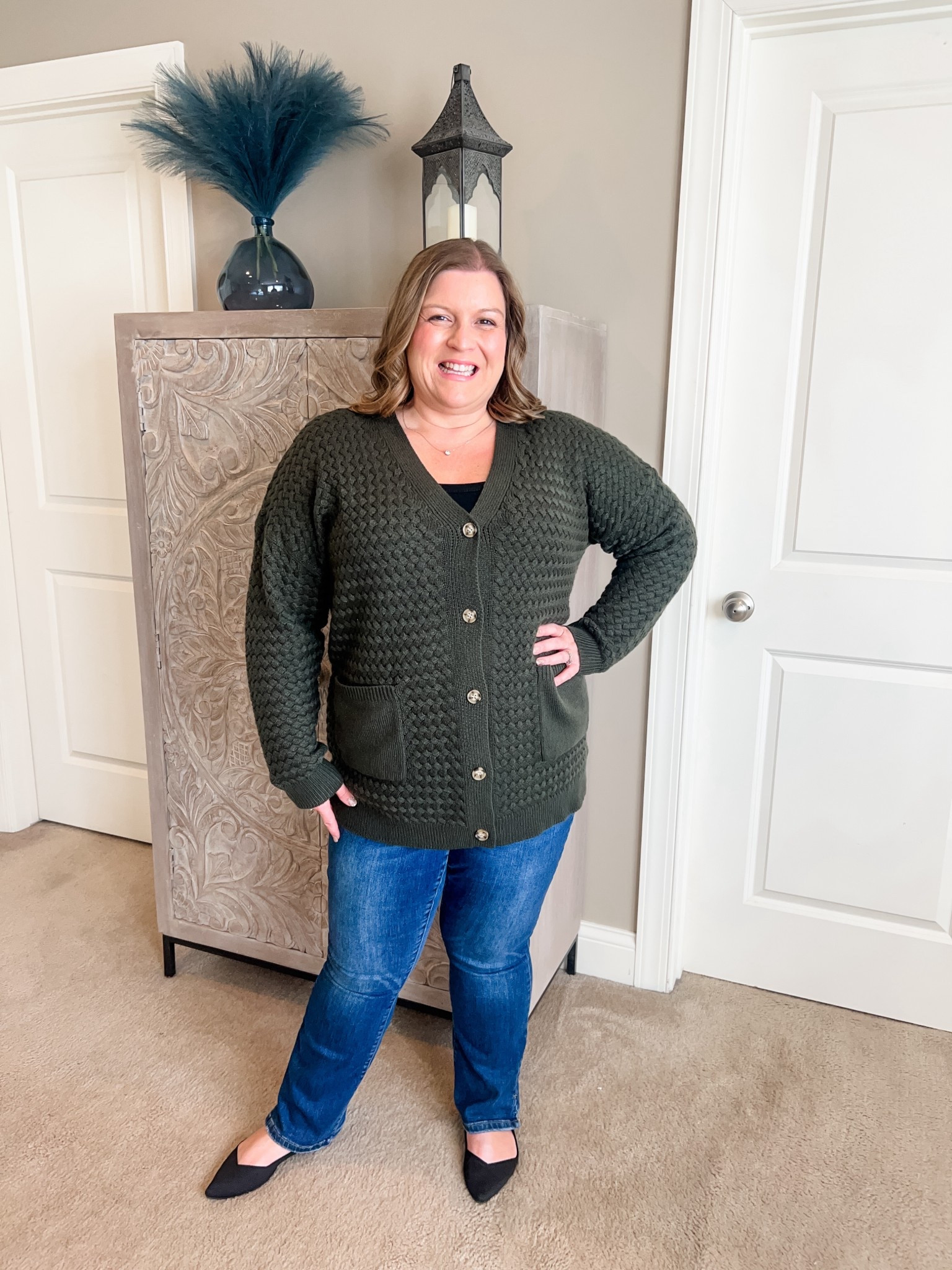 This sweater is long and a nice cozy length! 🤗 I’m wearing a size XL. Runs true to size! 

#LTKOver40 #LTKmomlife #LTKMidsize