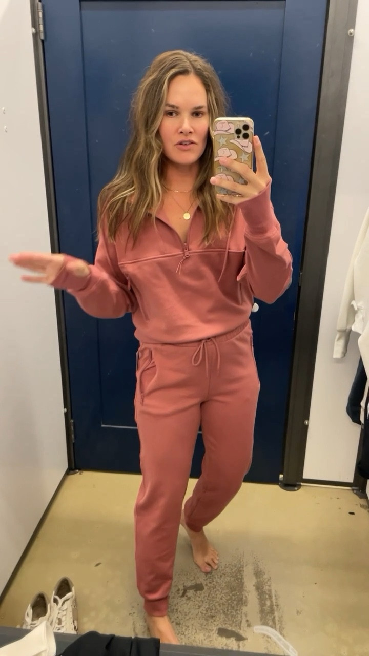 . Loving these old navy sets. They remind me of lulu - quality is so good and they come in such pretty colors ✨ high sellout risk for these 
.
#oldnavy #oldnavstyle #oldnavyactive #loungesets #loungewear #casualstyle #casualoutfit 

#LTKfitness #LTKSeasonal #LTKHoliday