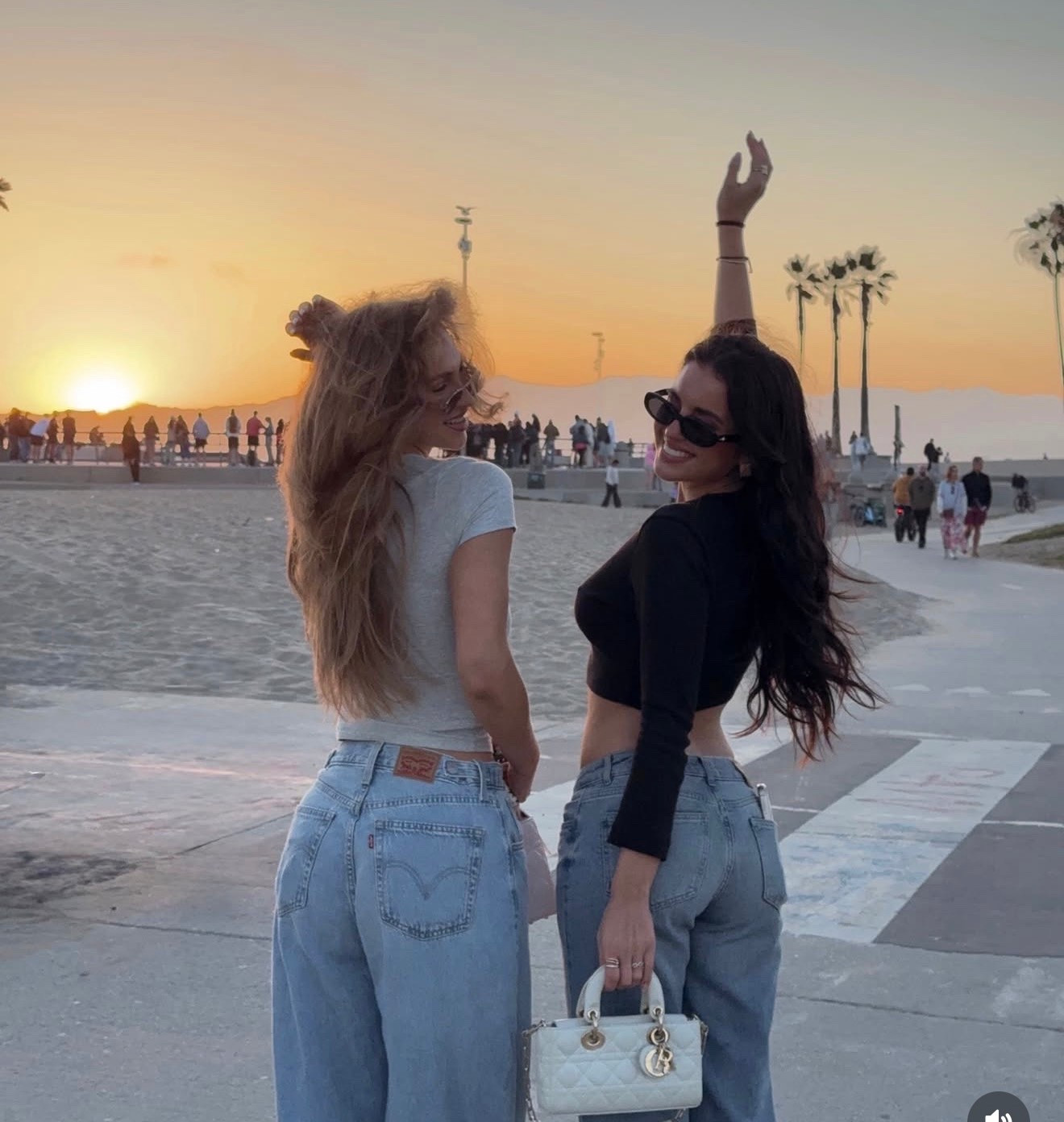 Baggy jeans t shirt fit
