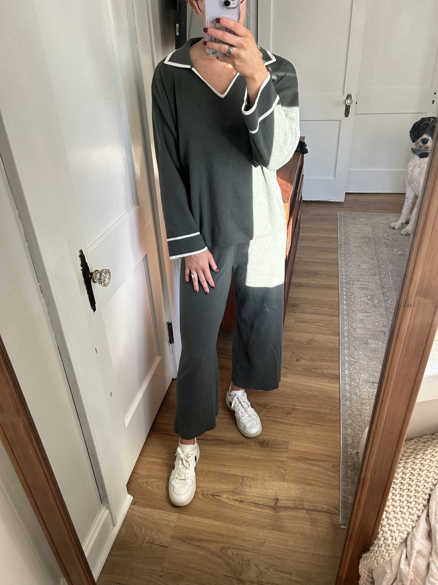 to tuck in or to not tuck in is the question!!! Love comfy days in Amazon matching sweater sets! 

#amazonset
#amazon
#veja
#matchingset

#LTKU