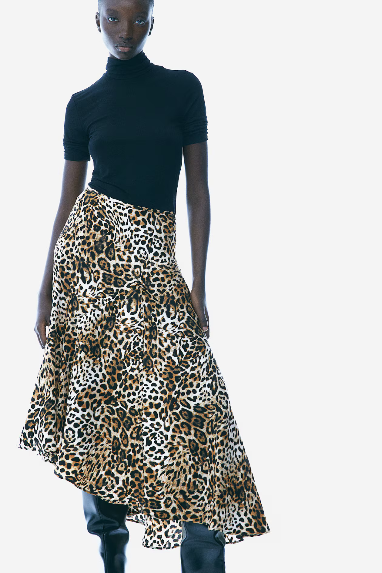 Asymmetric midi skirt | H&M (UK, MY, IN, SG, PH, TW, HK)