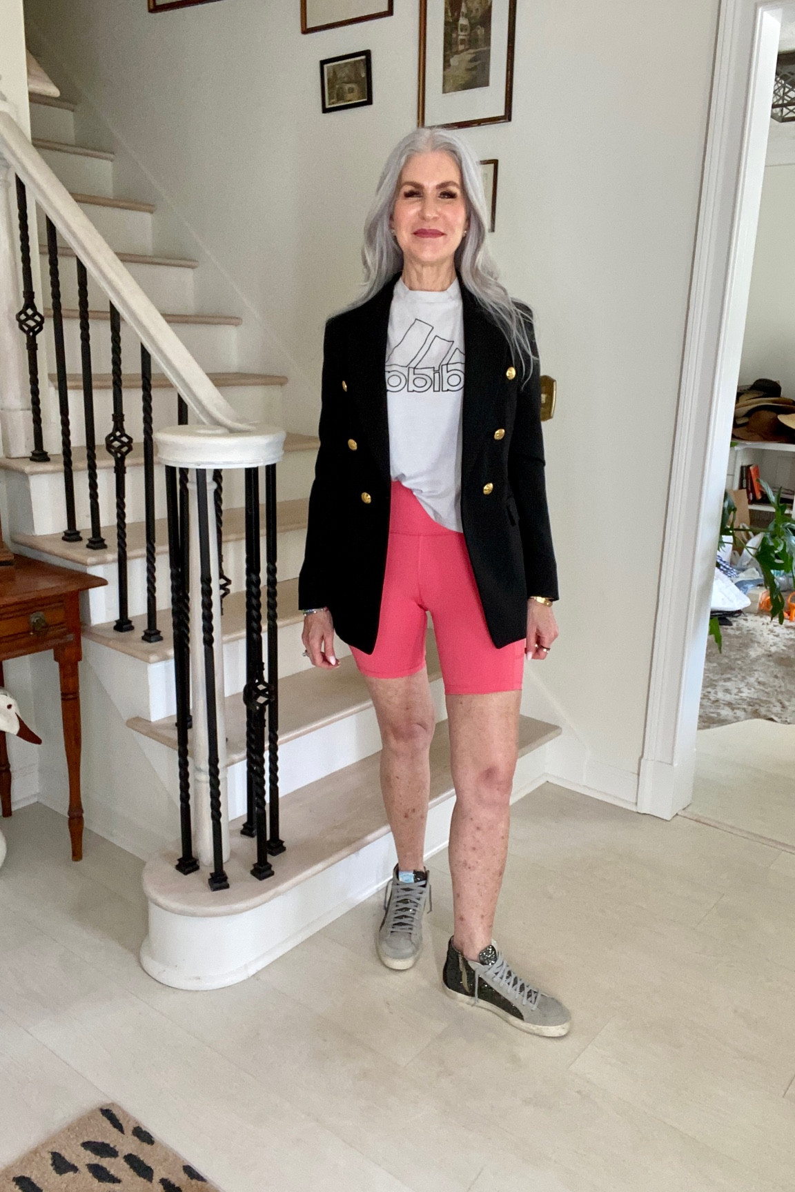 How to Wear a Black Blazer:

ATHLETIC AND SPORTY CASUAL



#LTKcurves #LTKworkwear #LTKstyletip