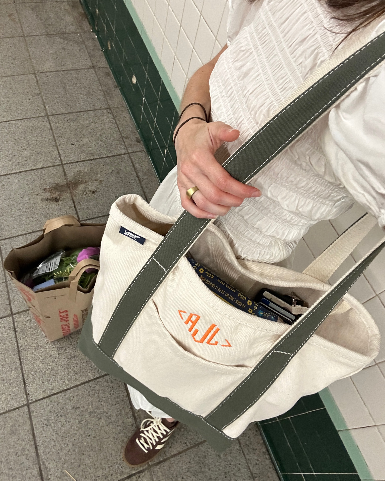 The tote of all totes! Structured, built in organization pockets, and on sale!! This is the medium long strap! 

#ltksalealert #ltksummersales #ltkfindsunder50 #ltktravel #traveltips

#LTKSaleAlert #LTKFindsUnder50 #LTKSummerSales