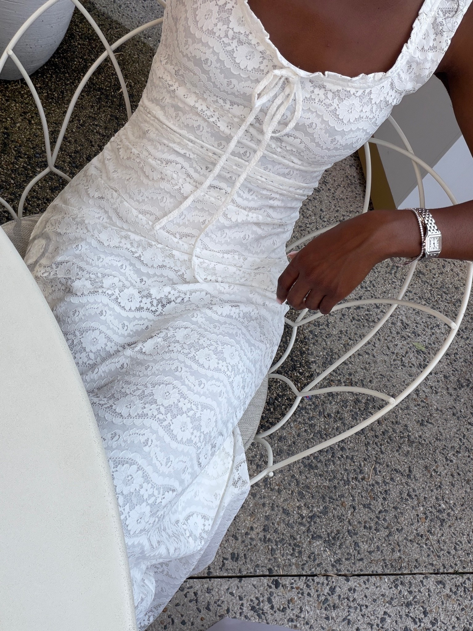 Pretty lace dress from Hillhouse 🤍