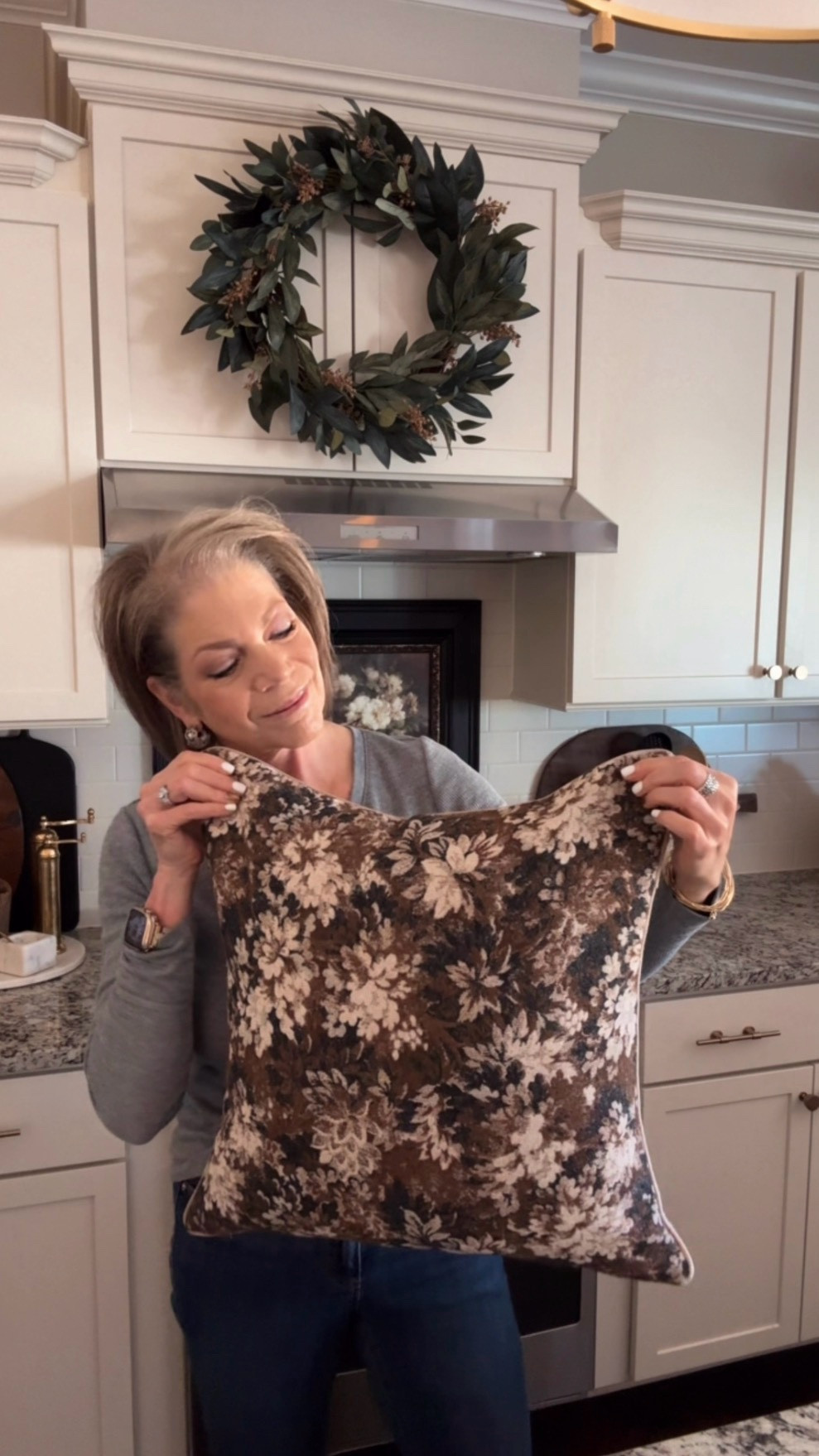 Gorgeous Floral Pillow Cover

I’m stunned!! The quality and look of this cover is amazing!! I have the 20 x 20 cover and used a 22 x 22 insert.

#LTKHome #LTKSeasonal #LTKstorytime