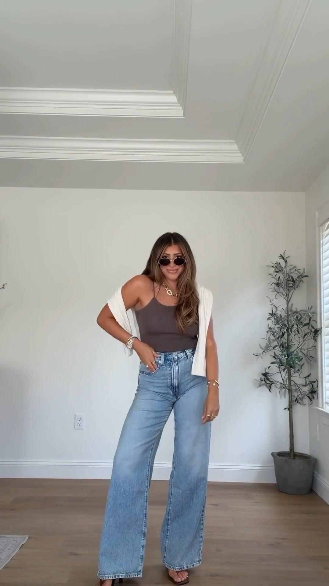 Mom outfit. Wide leg cinch waist jeans 27  Small tops (under $15!) 


#LTKSaleAlert #LTKTravel #LTKootd