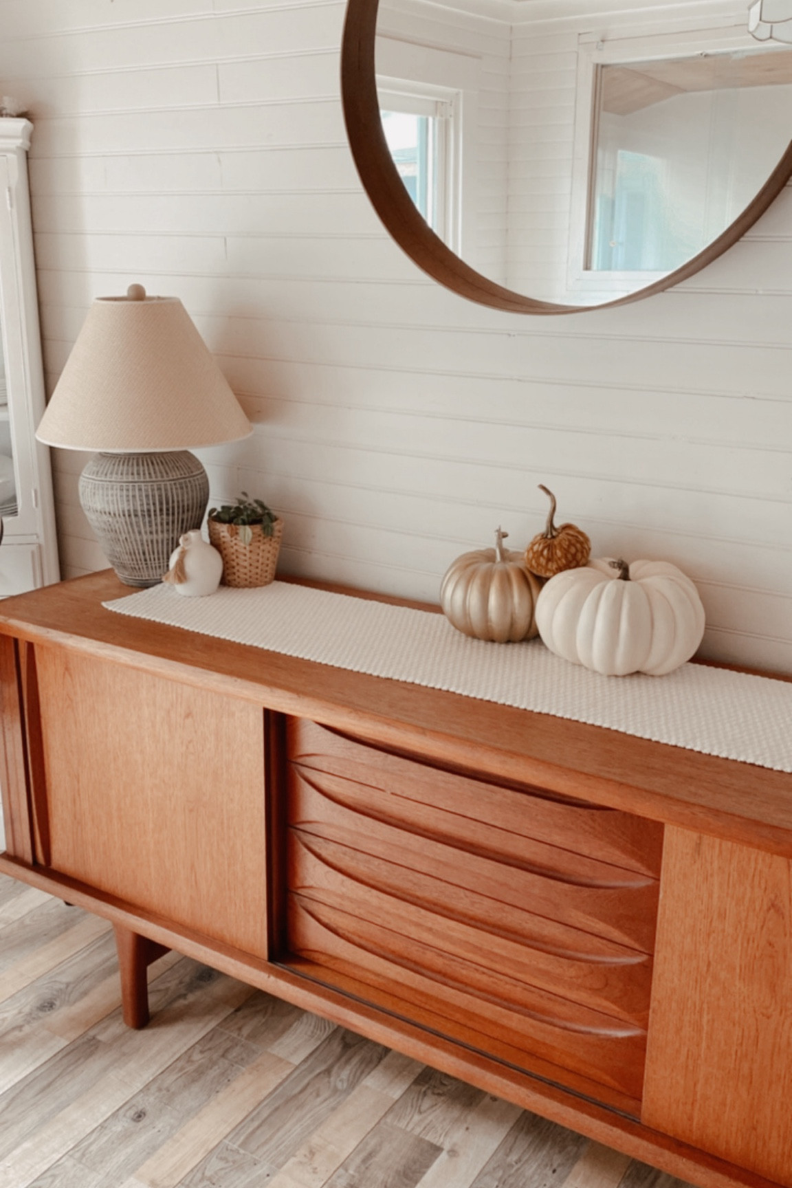 Fall dining room decor 

#falldecor
#diningroom

#LTKcasa #LTKautumn #LTKcanada