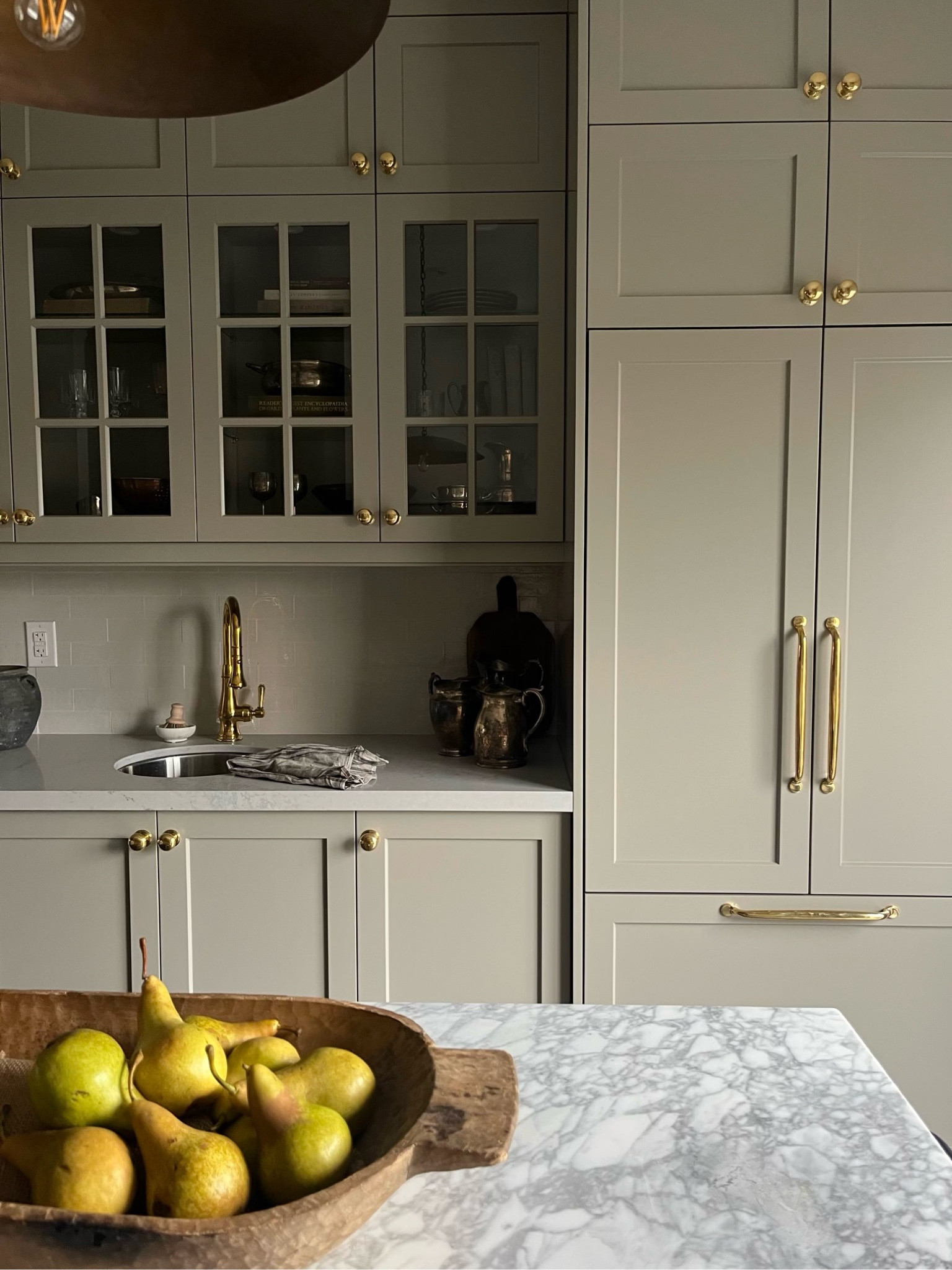 Kitchen, kitchen design, kitchen decor, kitchen accessories, marble, island, kitchen lights, home lighting, lighting fixtures, bowls, vase, vessels, vintage styling.

#LTKhome #LTKstyletip