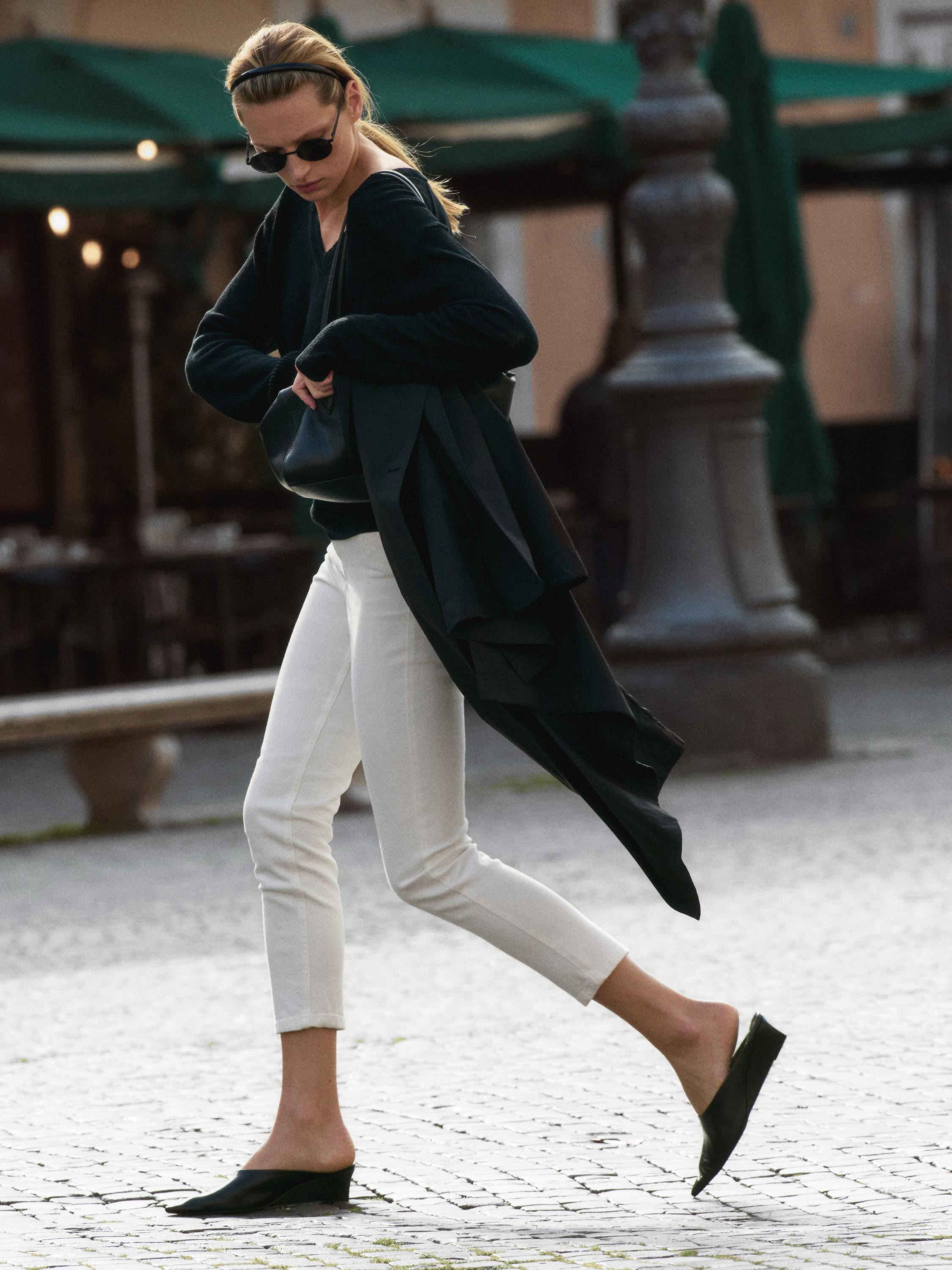 Linen V-neck knit sweater | Massimo Dutti UK