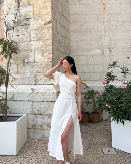 white dress for your next vacation 🤍✨

#LTKsalealert #LTKunder100