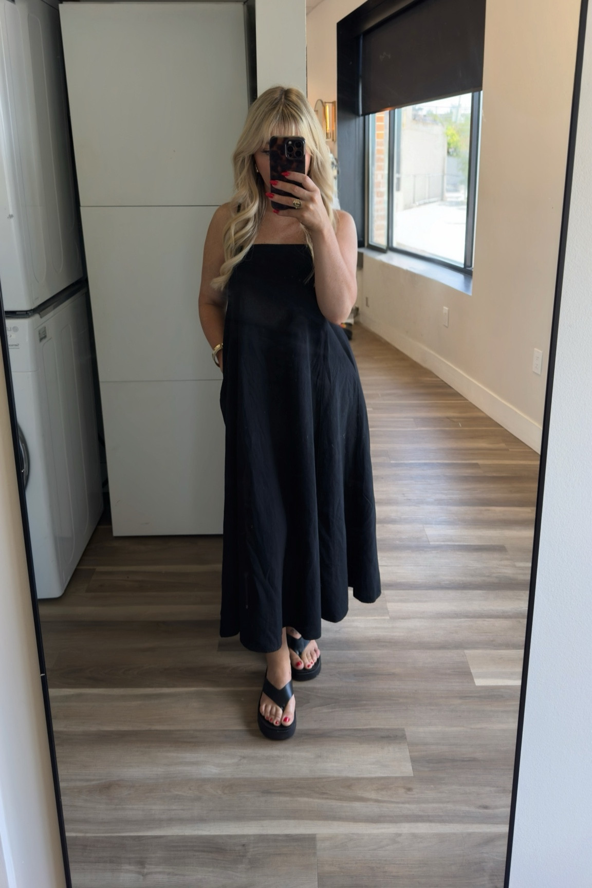 The perfect long linen black dress size small 
Black platform thong flip flops size 7

#LTKWorkwear #LTKdayinmylife #LTKootd