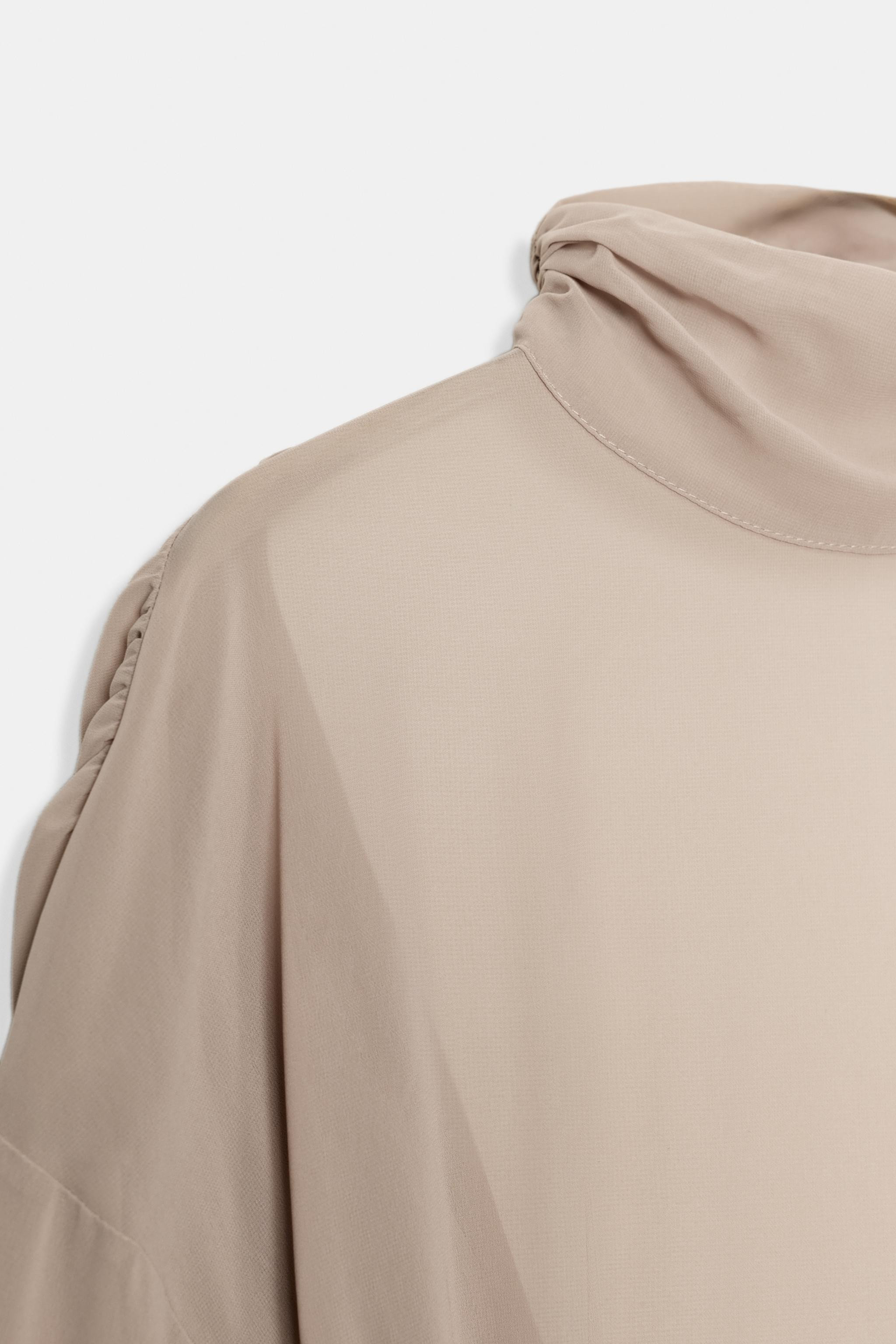 BODY IN GEORGETTE CON SCHIENA SCOLLATA | Zara IT