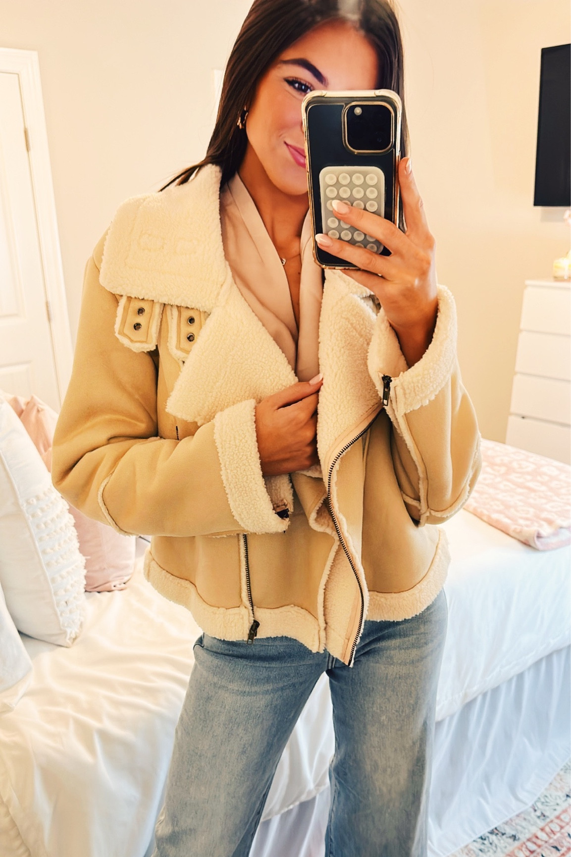 Loving this two-tone jacket for fall!! 🤍🤍 

#LTKSeasonal #LTKfindsunder100 #LTKU