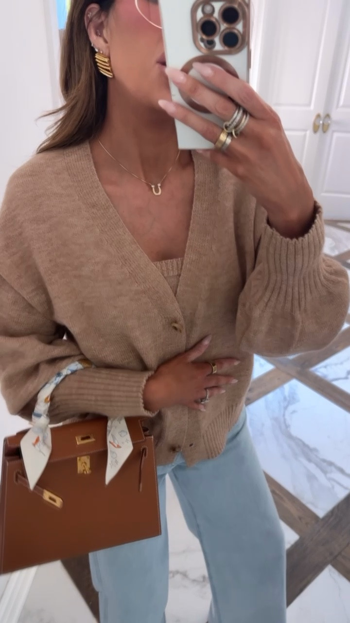 Wearing a size small in this cardigan and top & size 26 in jeans! 
Use code Em15 for 15% off orders $70+ for this top! 

Fall outfits, Fall fashion, Jeans, Sweater, Cardigan, Fall purse, Thanksgiving outfit, Emily Ann Gemma

#LTKStyleTip #LTKItBag #LTKSeasonal