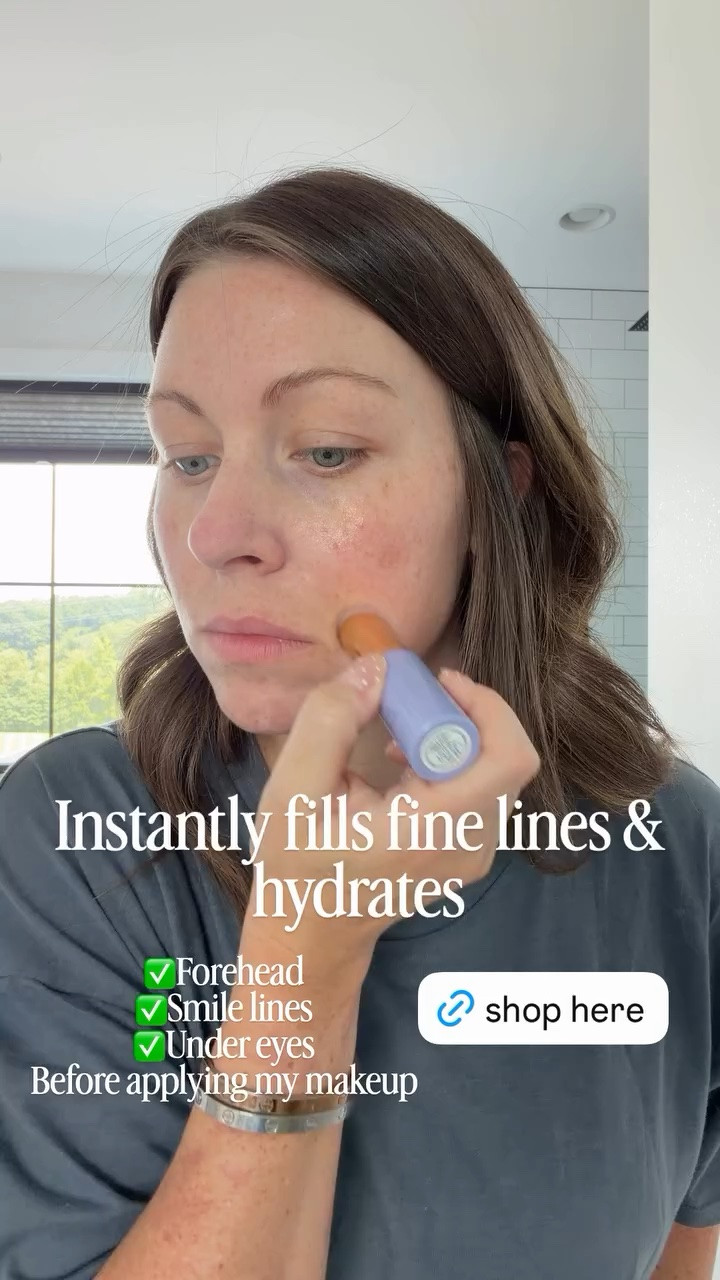 Instantly fills fine lines & hydrates ✅Forehead 
✅Smile lines 
✅Under eyes 
Before applying my makeup