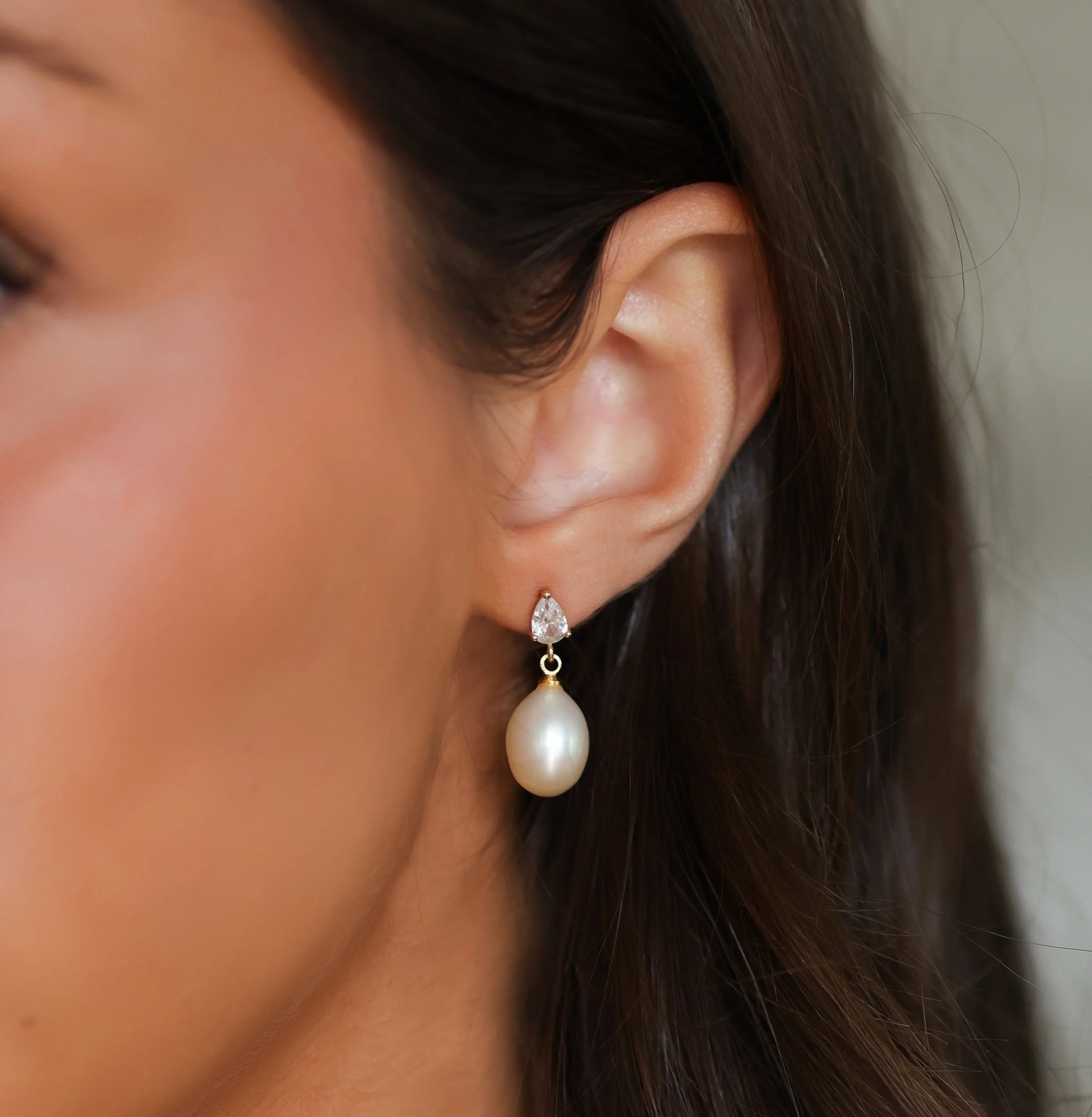 Dainty Diamond Pearls | Vivian Drew