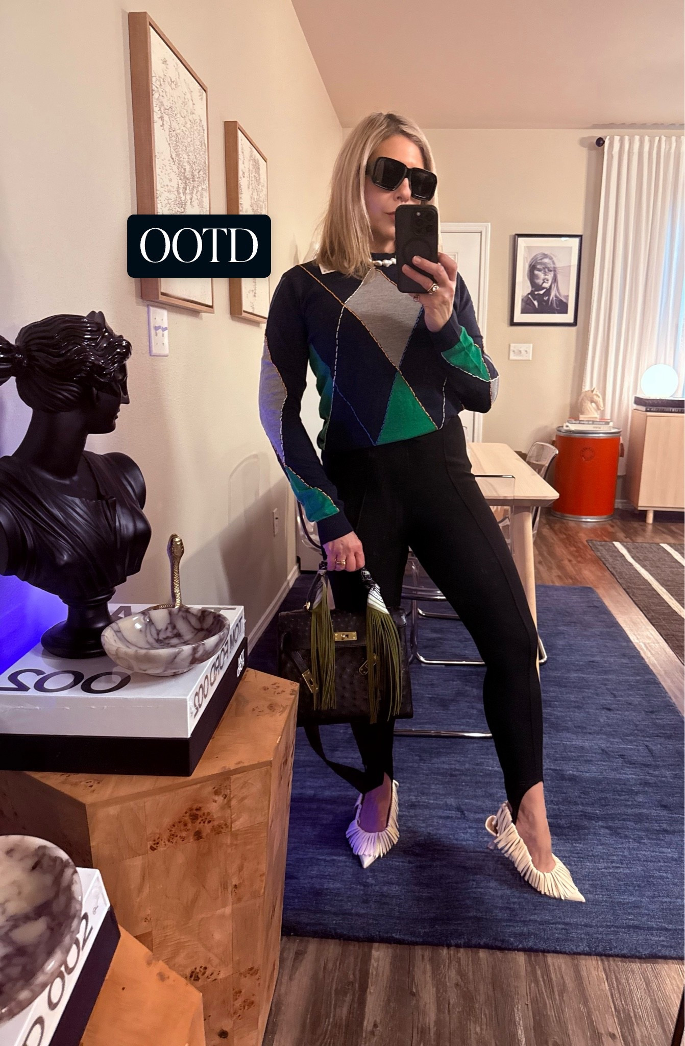 Fringed kitten heel, vintage style legging pants, vintage ostrich bag and a cool new sweater with a vintage flare✨ #sweater #top #bracha #wearbracha #jewelry #leggings #pants #stirrup #stirup #ostrichbag #bag #kelly #vintage #fringedshoes #fringed #zara #kitten @Zara

#LTKNYFW #LTKgrwm #LTKootd