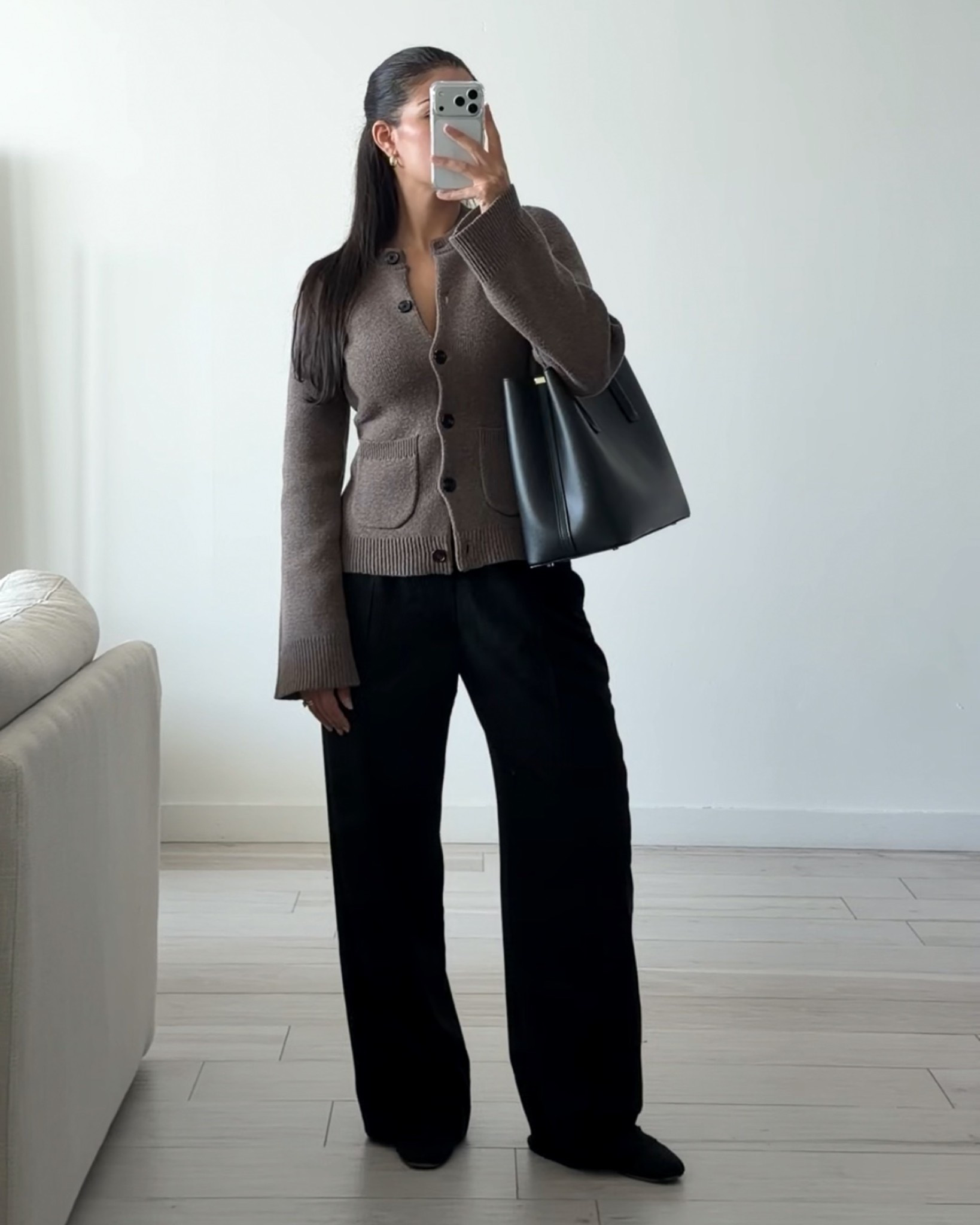 workwear ootd —


details:
sweater — @moderncitizen 
pants — @gap (similar linked)
shoes — @rothys 
bag — @frejanyc 

#workwear #officeoutfit #workoutfit #smartcasual #workingmom
