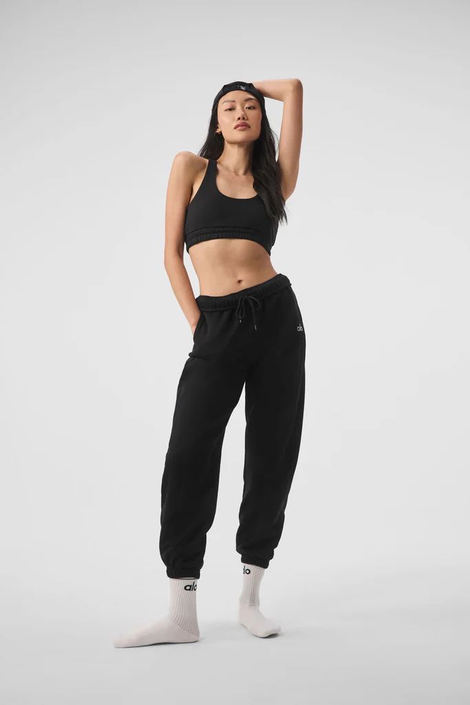 Accolade Sweatpant - Black | Alo Yoga