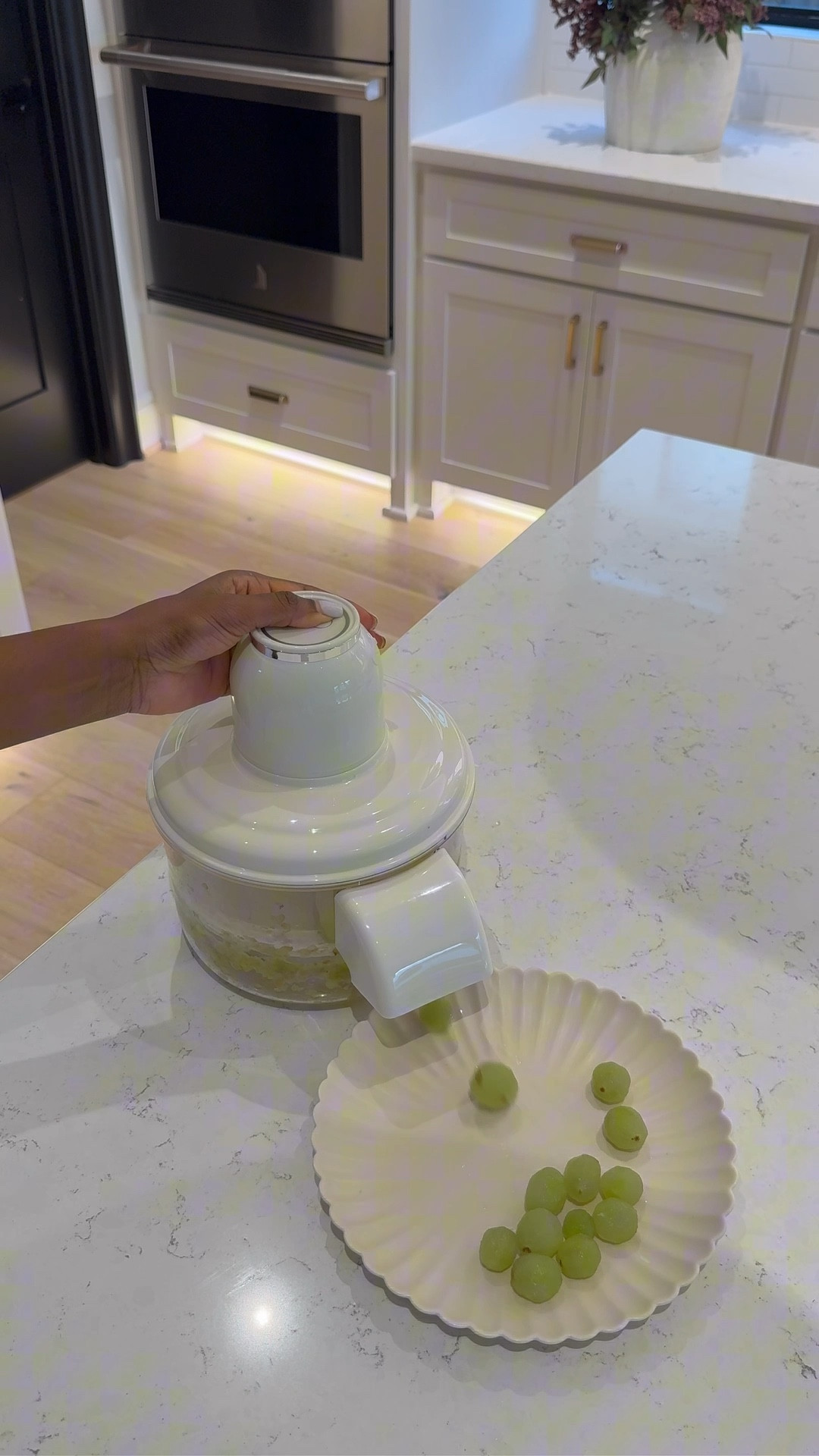 ✨ Say goodbye to time-consuming prep! This rechargeable peeler peels fruits and veggies in seconds, making cooking easier, faster, and way more enjoyable. 😃

I’ve linked the exact product, just click to shop!

#LTKSaleAlert #LTKHome