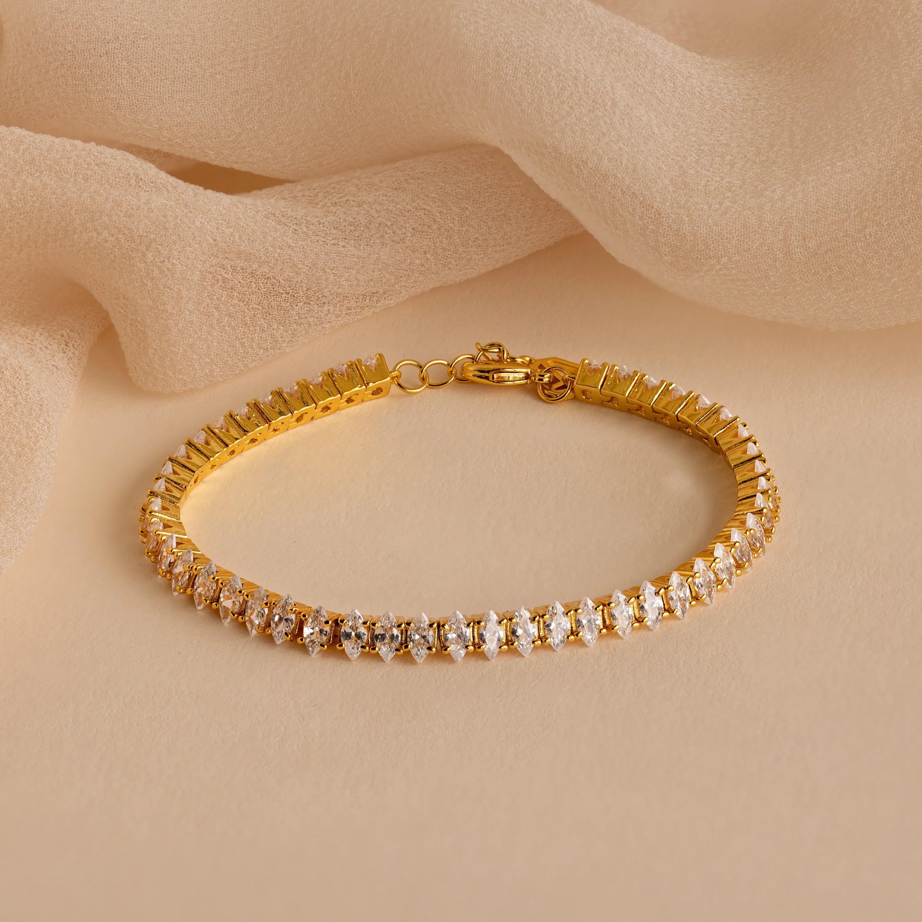 Marquise Diamond Tennis Bracelet in 18K Gold | Caitlyn Minimalist | Caitlyn Minimalist