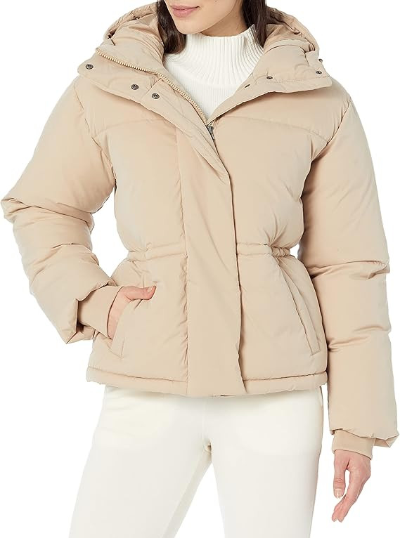 Amazon Essentials Women's Short Waisted Puffer Jacket (Available in Plus Size) | Amazon (US)
