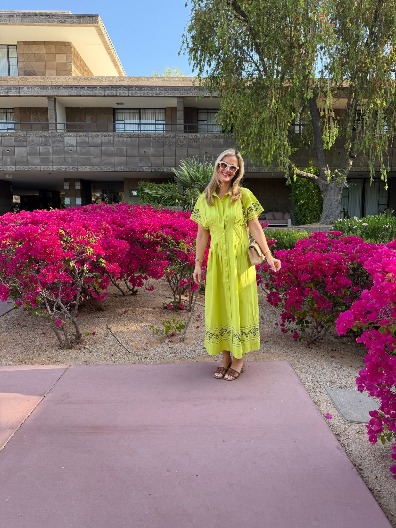 Ootd🤍
Linked similar Julia Amroy dressss!