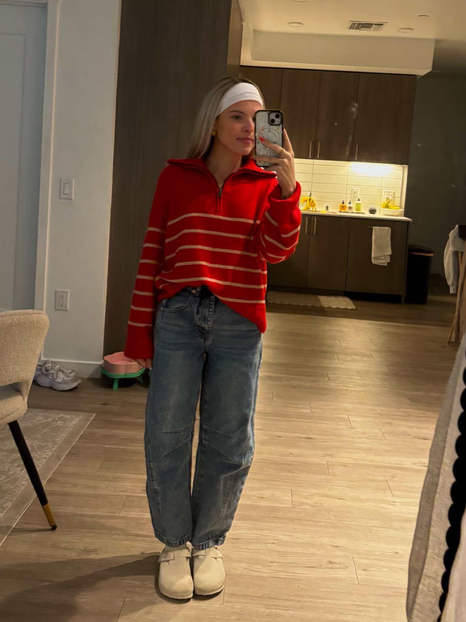 Cute and casual with a Banana Republic sweat paired with barrel jeans and Boston clog Birkenstocks 

#LTKWorkwear #LTKStyleTip #LTKPetite