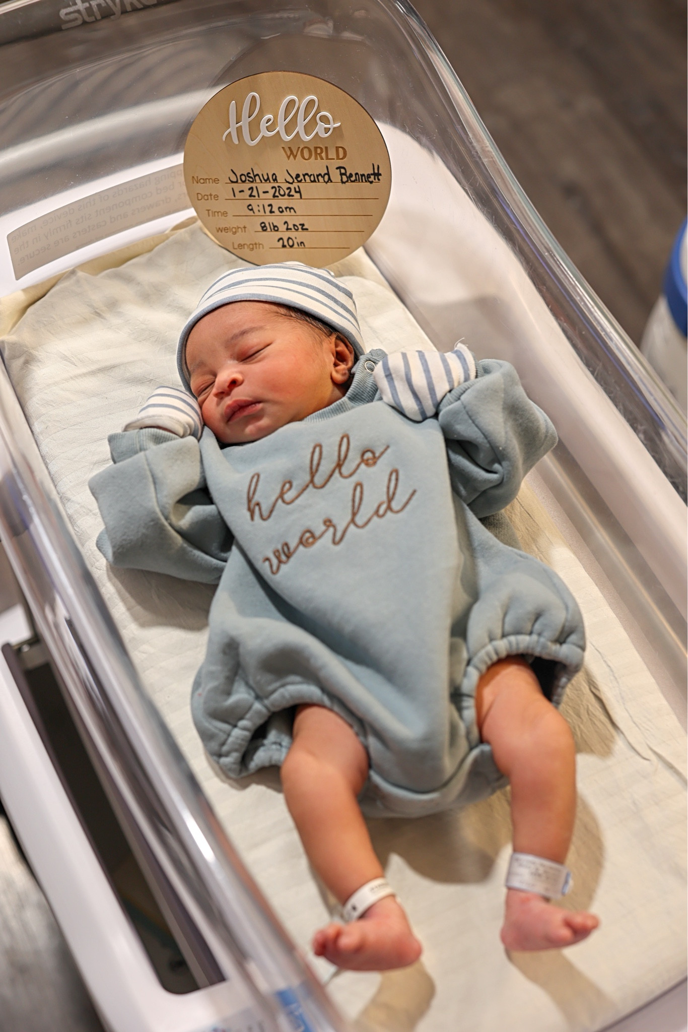 Shop my baby’s yellow world new born hospital outfit 💙

#LTKbaby #LTKbump #LTKfindsunder50