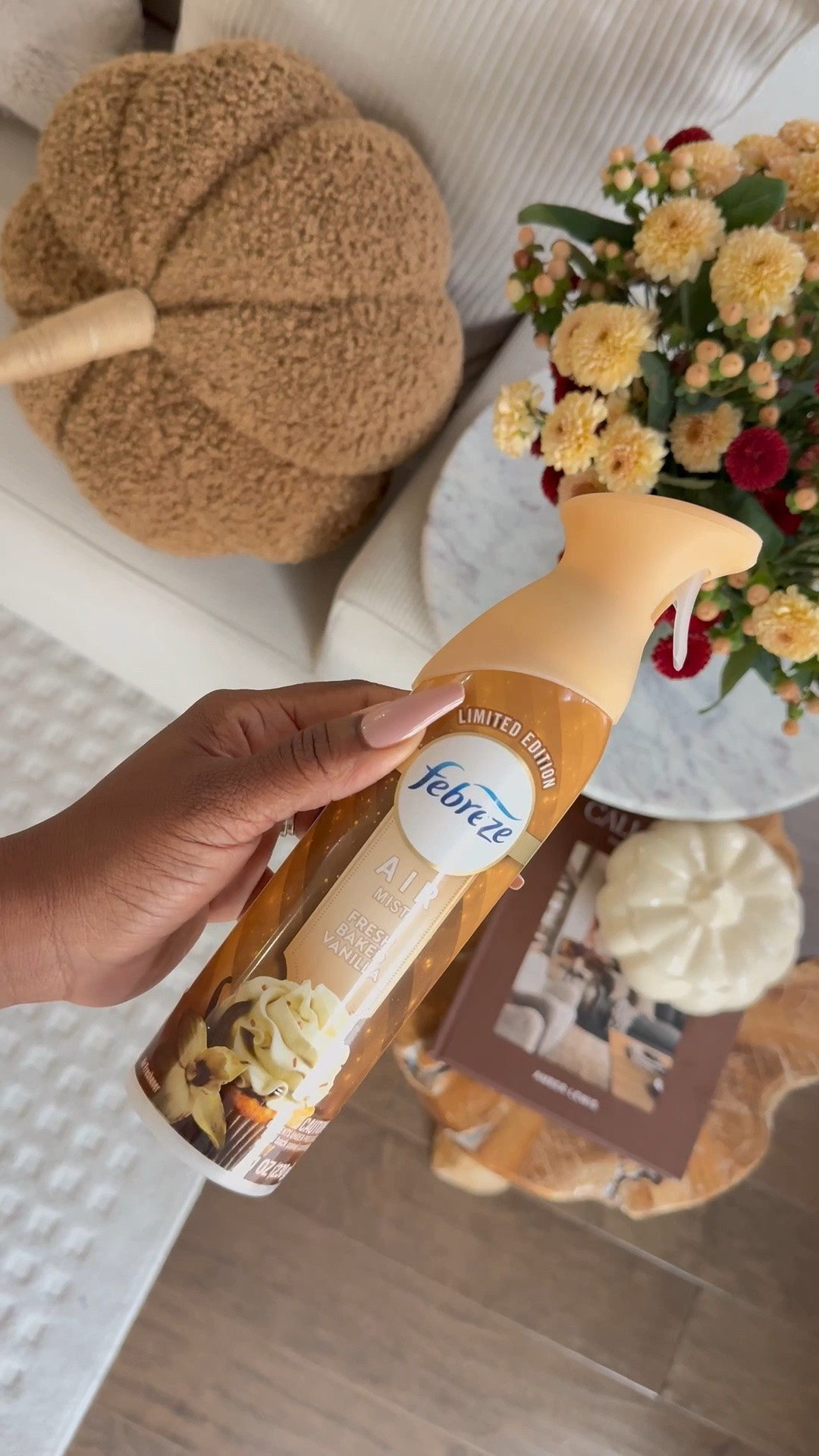 If you’ve been here for a while, you know I love all things vanilla! This is such a beautiful scent for the house. An easy transition from summer to fall 🍂🍦

#LTKSeasonal #LTKHome