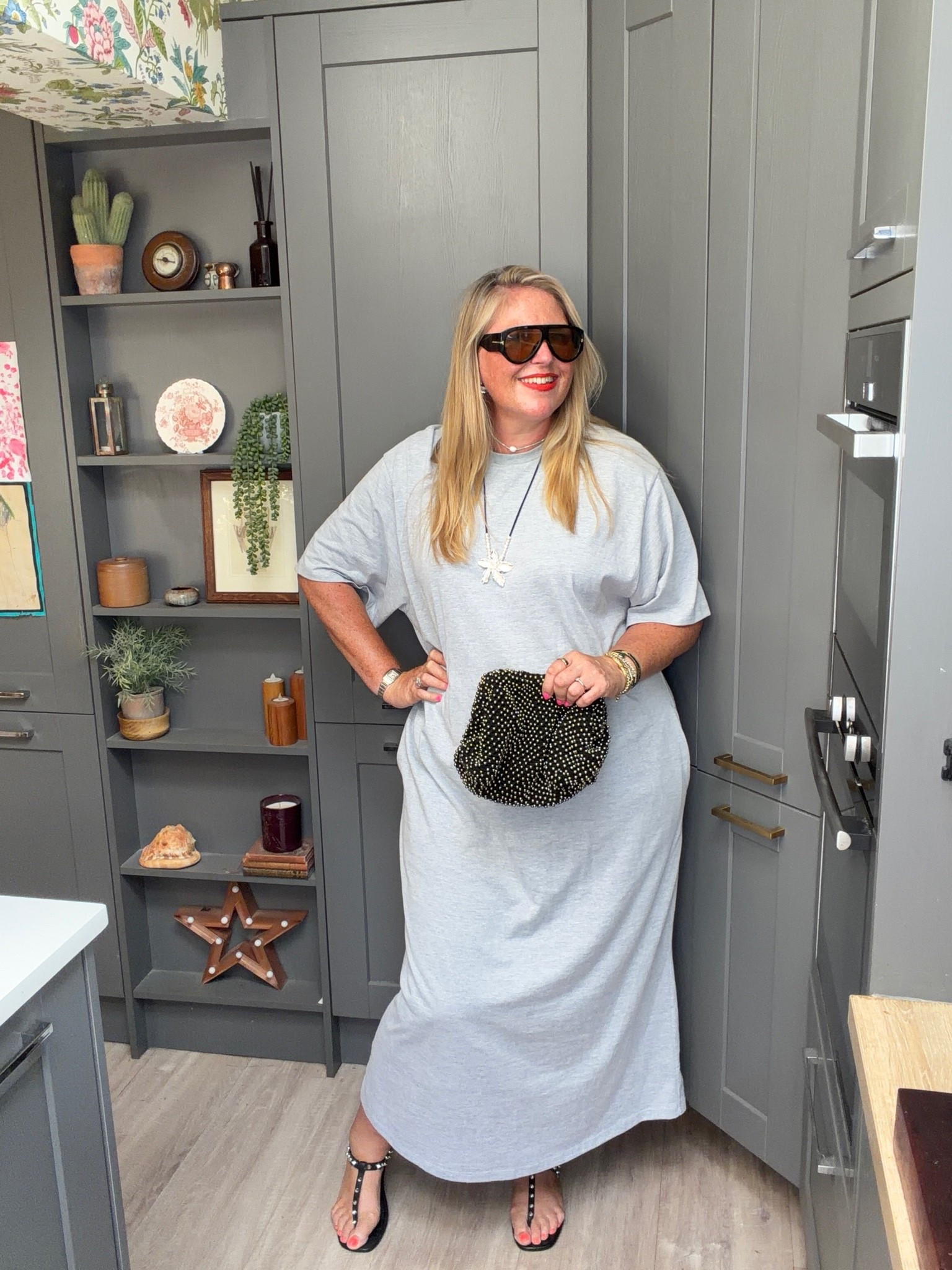 T-shirt dress, black clutch, black sunglasses, black sandals, silver jewellery

#LTKsummer #LTKplussize #LTKdresses