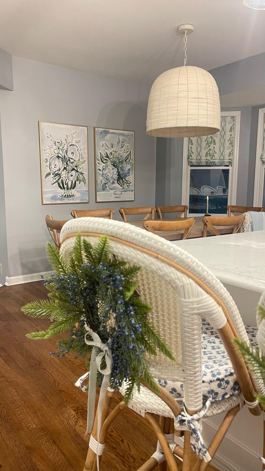 Stop ignoring that blank wall and fill it with gorgeous art! Bonus — code SAVE40 gives you 40% off! Sale is sitewide & ends tonight! 

Reply SHOP for info 

Coastal home decor, blue and white home, classic coastal style, botanical prints, floral artwork, home decor, artwork sale, wall art, coastal artwork, classic coastal home, cyber Monday sale 