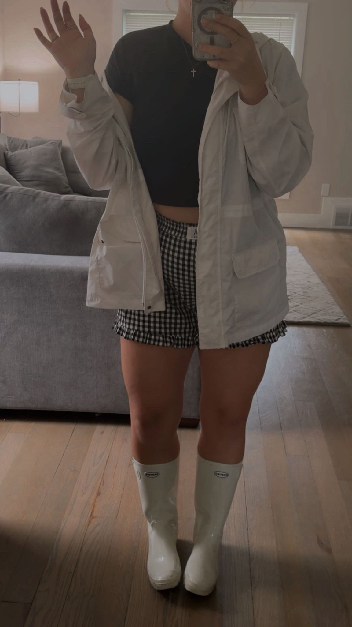 A rainy but warm day outfit 🫶

#LTKSeasonal #LTKMidsize #LTKootd