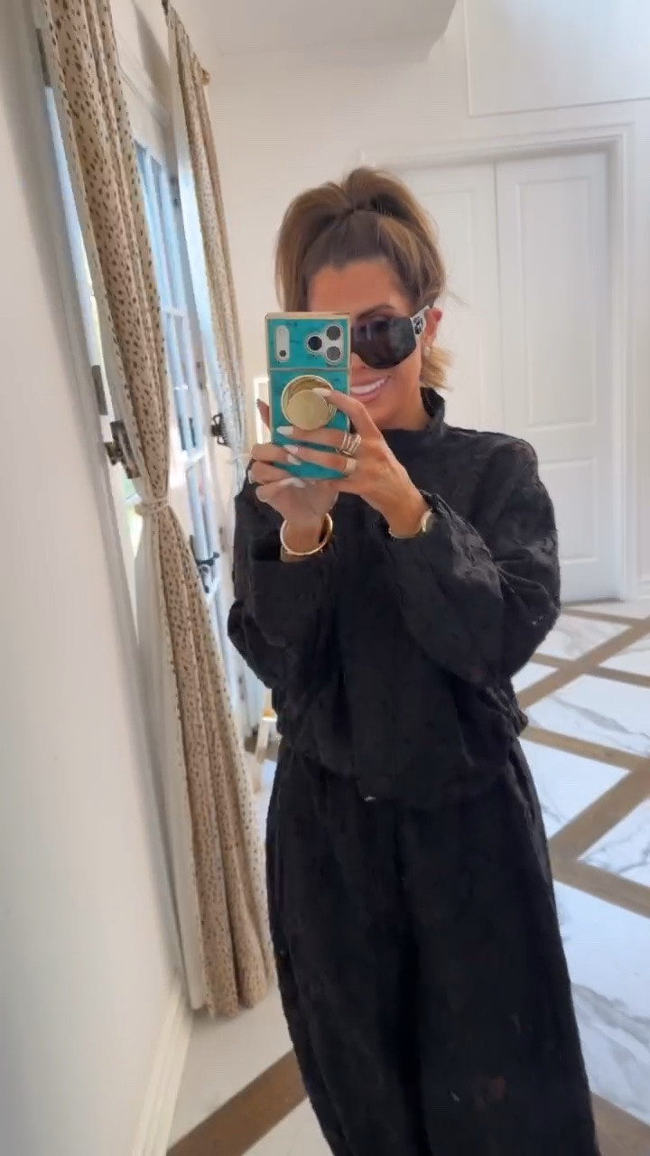 Wearing size small in the top and XS in the pants! These would be cute separately too! Love the jacket! 

Zara fashion, Zara finds, Fall outfits women, Fall sets, Autumn outfits, Matching sets, Date night outfits, Business casual workwear, Gemme Beauty, Emily Gemma

#LTKdayinmylife #LTKootd #LTKSeasonal