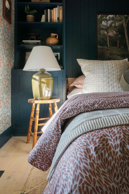 Guest bedroom’s looking cozy ☁️
-
Comforter. Bedroom decor. Knit blanket. Quilt. Duvet cover. Table lamp. Bedding. 

#LTKSeasonal #LTKhome
