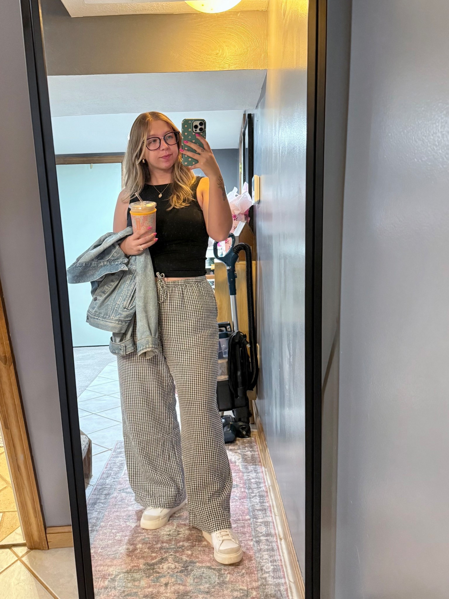 I’m the biggest outfit repeater but idc!! I love this tank top because I wear it backwards to create a higher neck :)


#LTKSaleAlert #LTKFindsUnder50 #LTKStyleTip