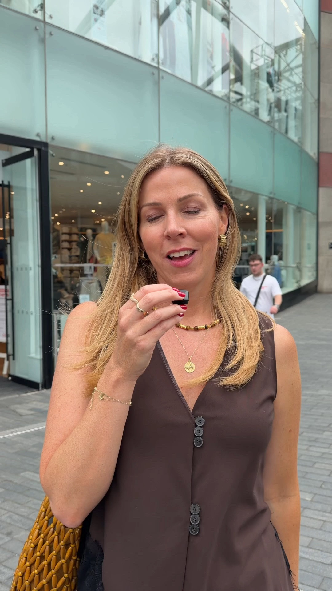 The best wardrobe staples / basics from Uniqlo.  

Linen shirt/ best t shirt / office outfits.

#LTKuk #LTKsummer #LTKeurope