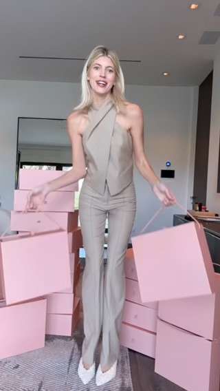 Alexis has just launched accessories! Showing you all of the new shoes and bags ✨🤍👜 I am obsessed with everything! 

#LTKStyleTip #LTKItBag #LTKWatchNow