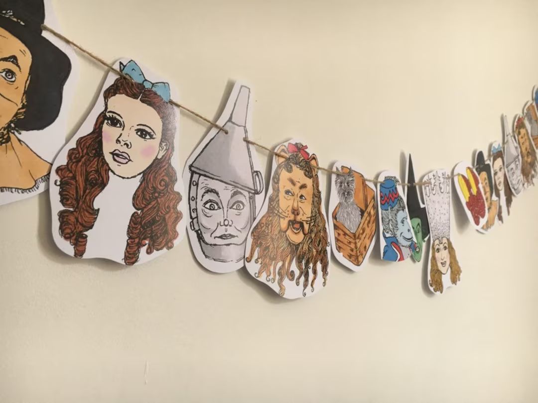 Wizard of Oz print, bunting pack with all the famous charcayers including the Tin Man, Dorothy an... | Etsy (US)