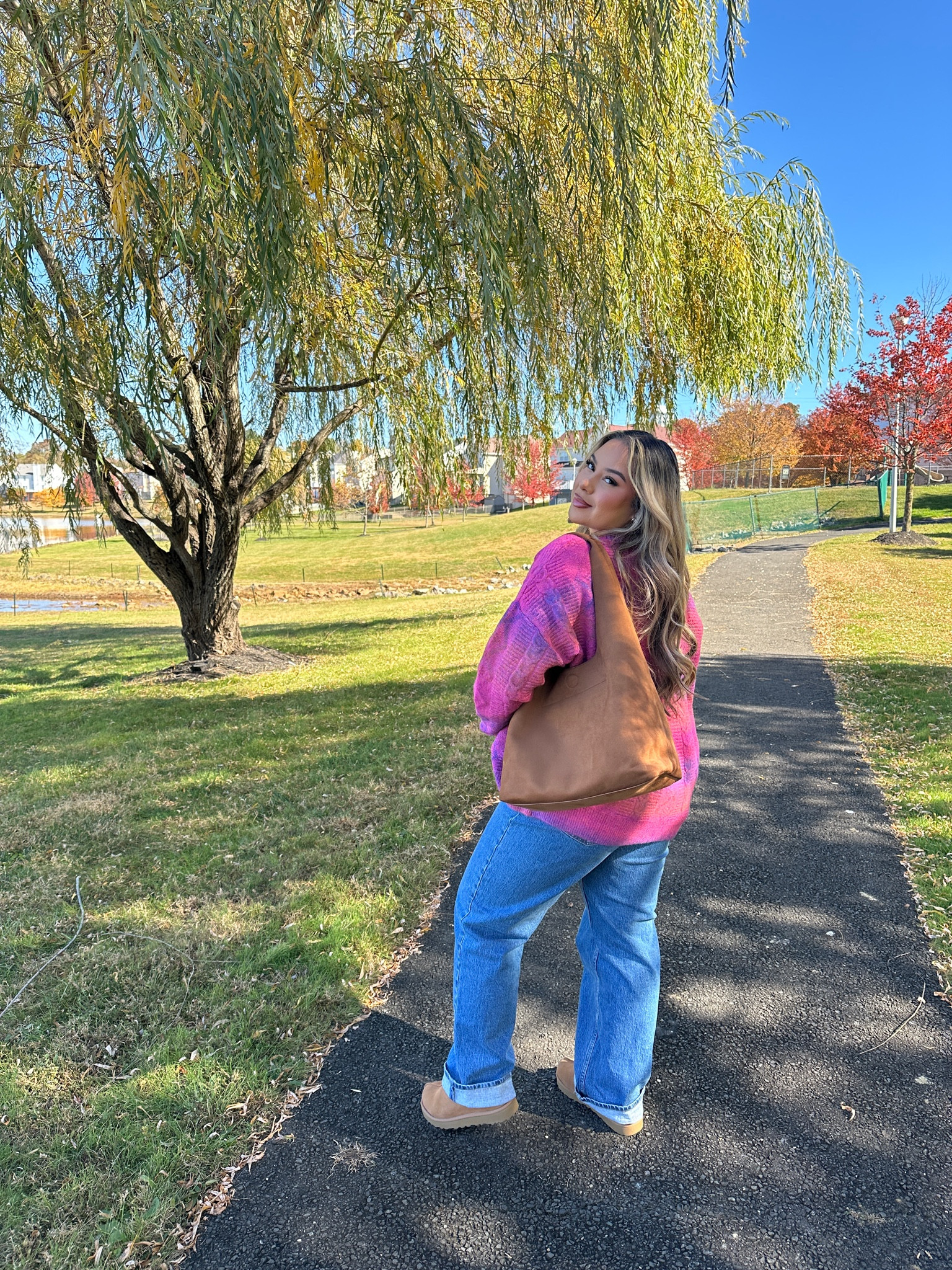 Casual Fall Outfit🍂🐻💗

#LTKStyleTip #LTKSeasonal #LTKMidsize