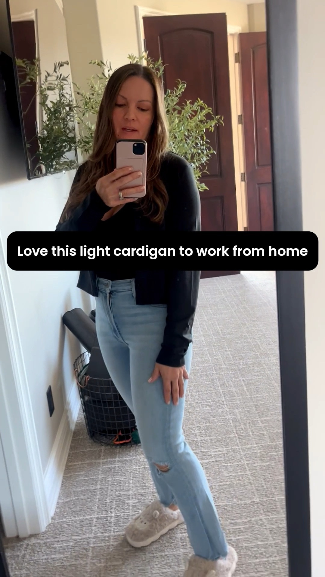 This light, cropped @Vuori US cardigan is really nice. I wore it to work from home today.

#LTKWorkwear #LTKootd #LTKgrwm