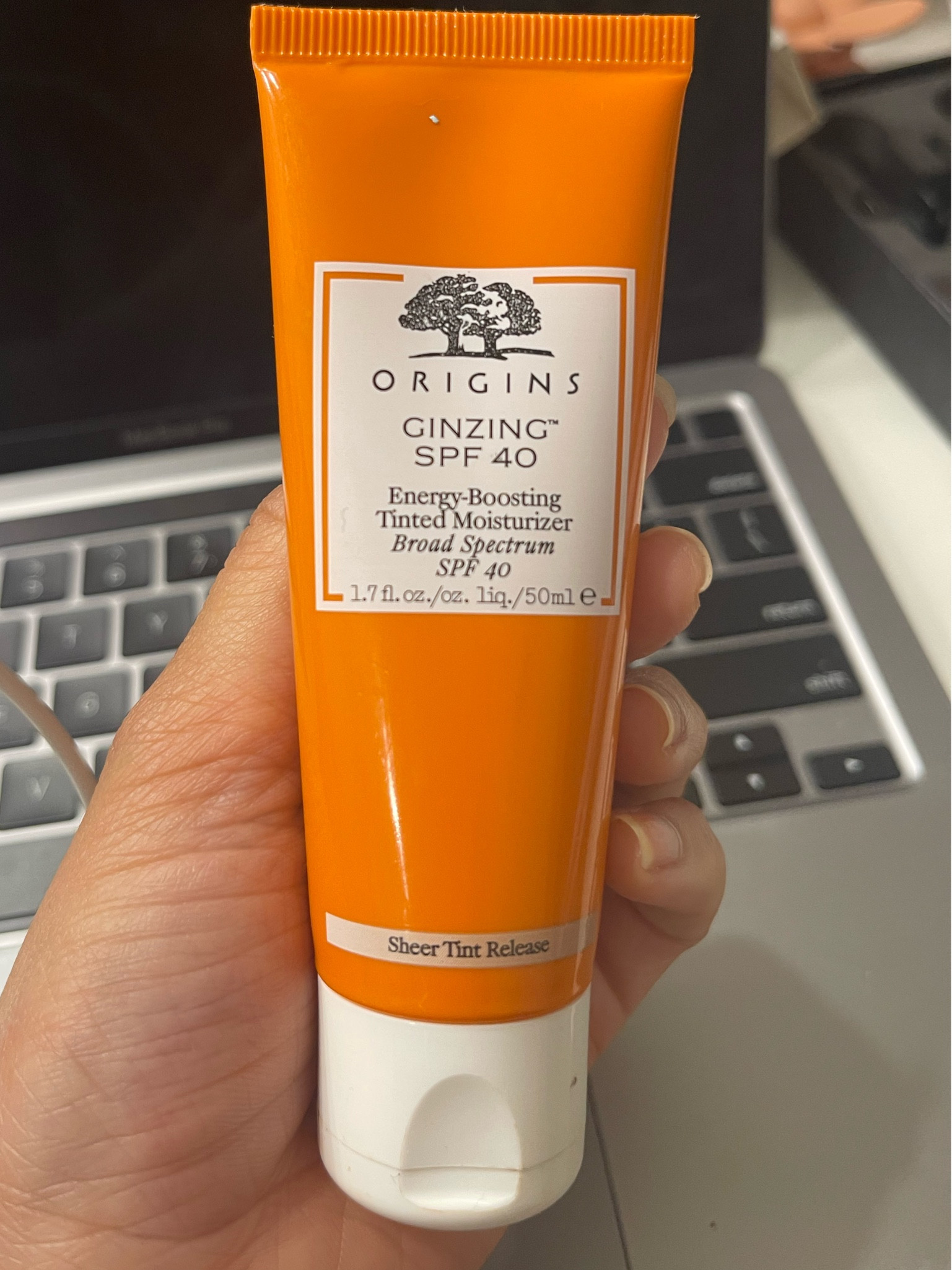 Crema hidratante con color y SPF 40 un tres en uno para facilitar tus mañanas, que mas queremos; hidratadas y con la luminosidad de un maquillaje 💄 

#LTKBeauty #LTKTravel #LTKStyleTip