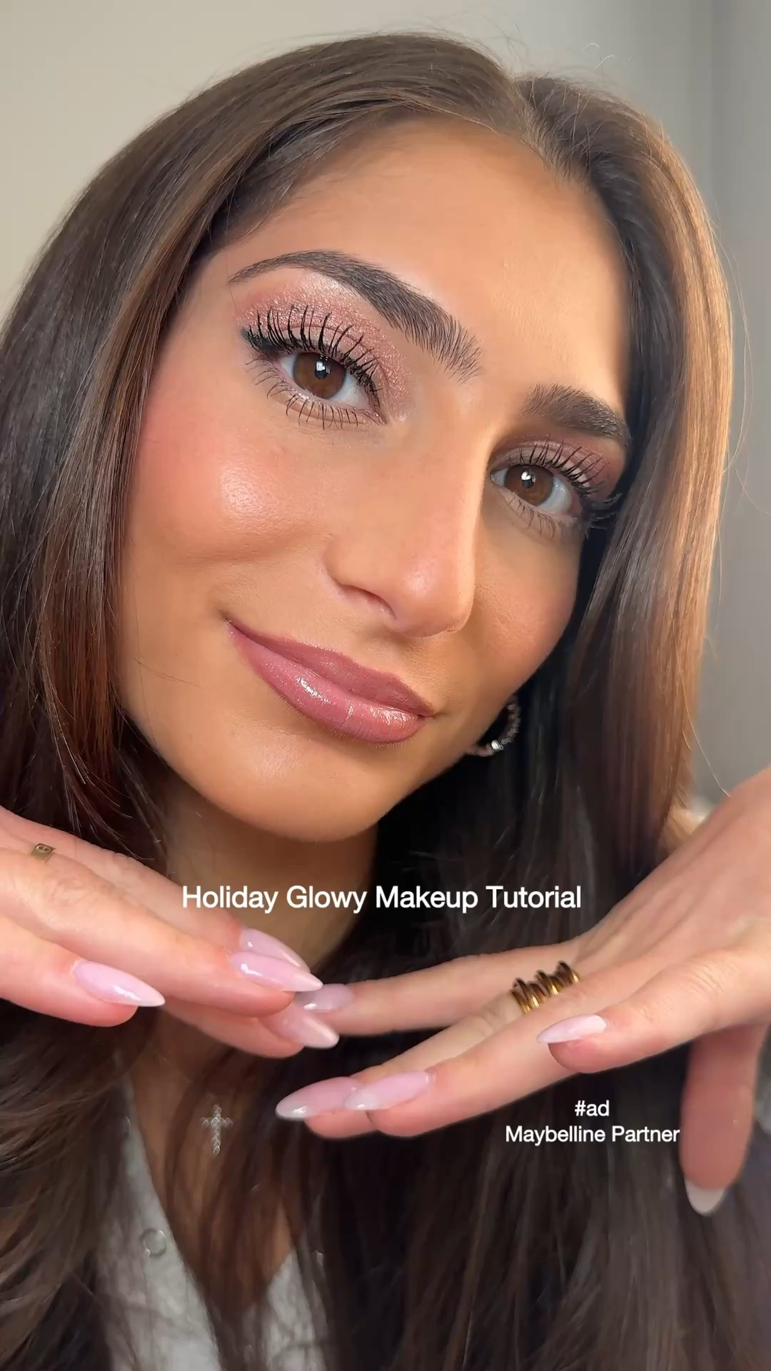 #AD #MaybellinePartner
My go to glowy holiday look using a few of my fave @maybelline products ✨ I’m obsessed with how easy this look was to create 😍 @target @targetstyle #TargetPartner #Target @Shop.LTK