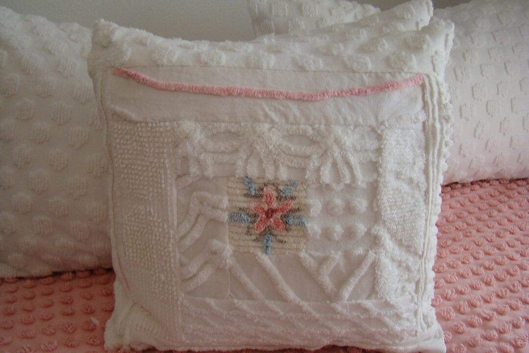Pink And White Patchwork Chenille Pillow Cover With Floral Center for 18" Pillow Insert | Etsy (US)