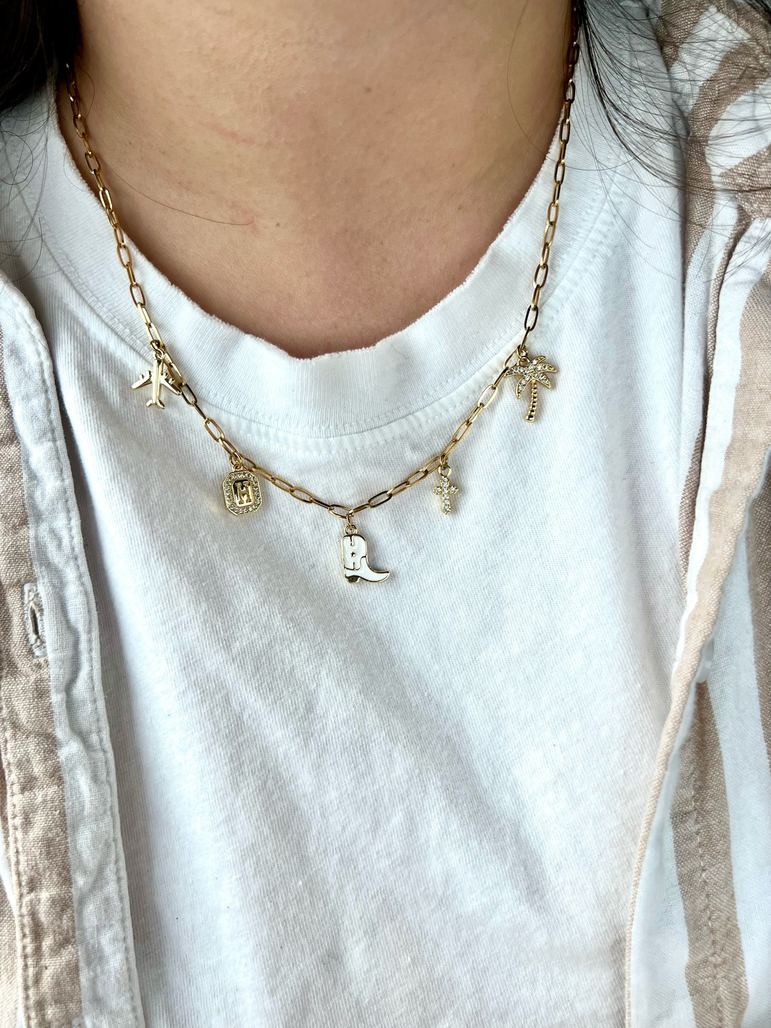 Obsessed with this trend right now 

#LTKFindsUnder100 #LTKSpringSale #LTKStyleTip