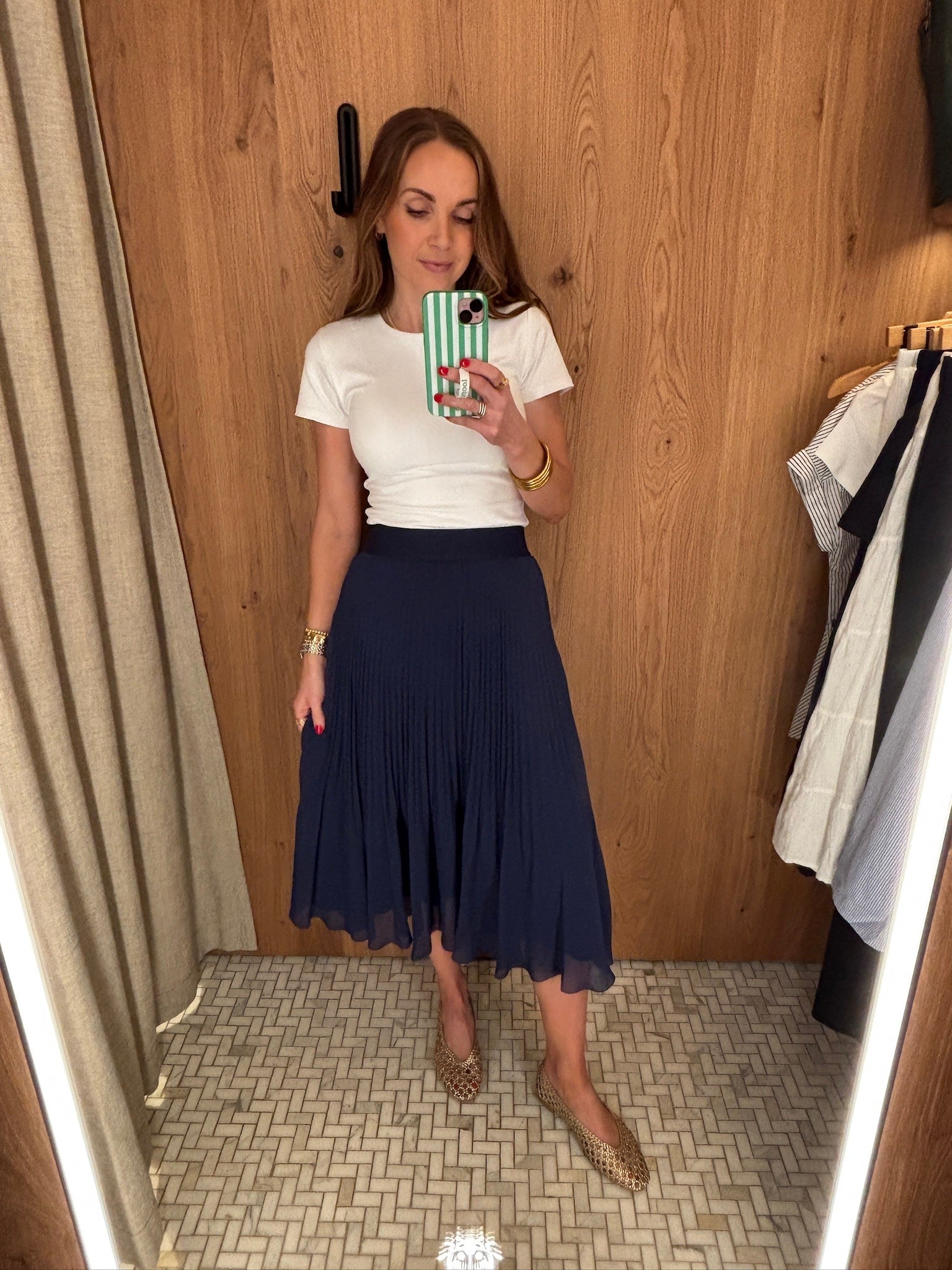 Another fantastic @Aritzia skirt, it’s a flowy fabric with a nice wide waistband! Wearing a small

#LTKgrwm #LTKootd