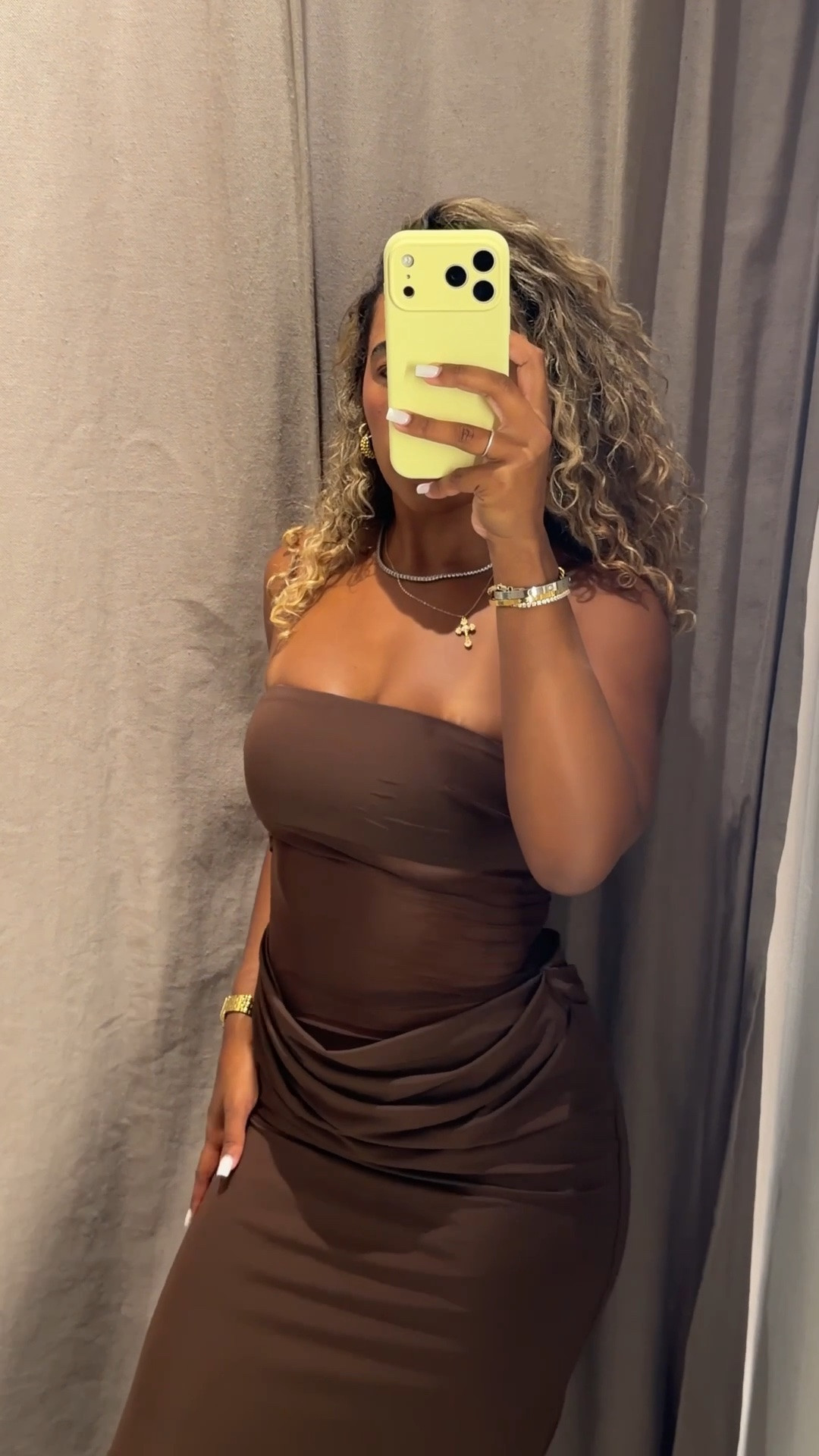 Obsessed w/ everything, but the brown dress is chefs kiss!!!👌🏽💋✨

#LTKootd